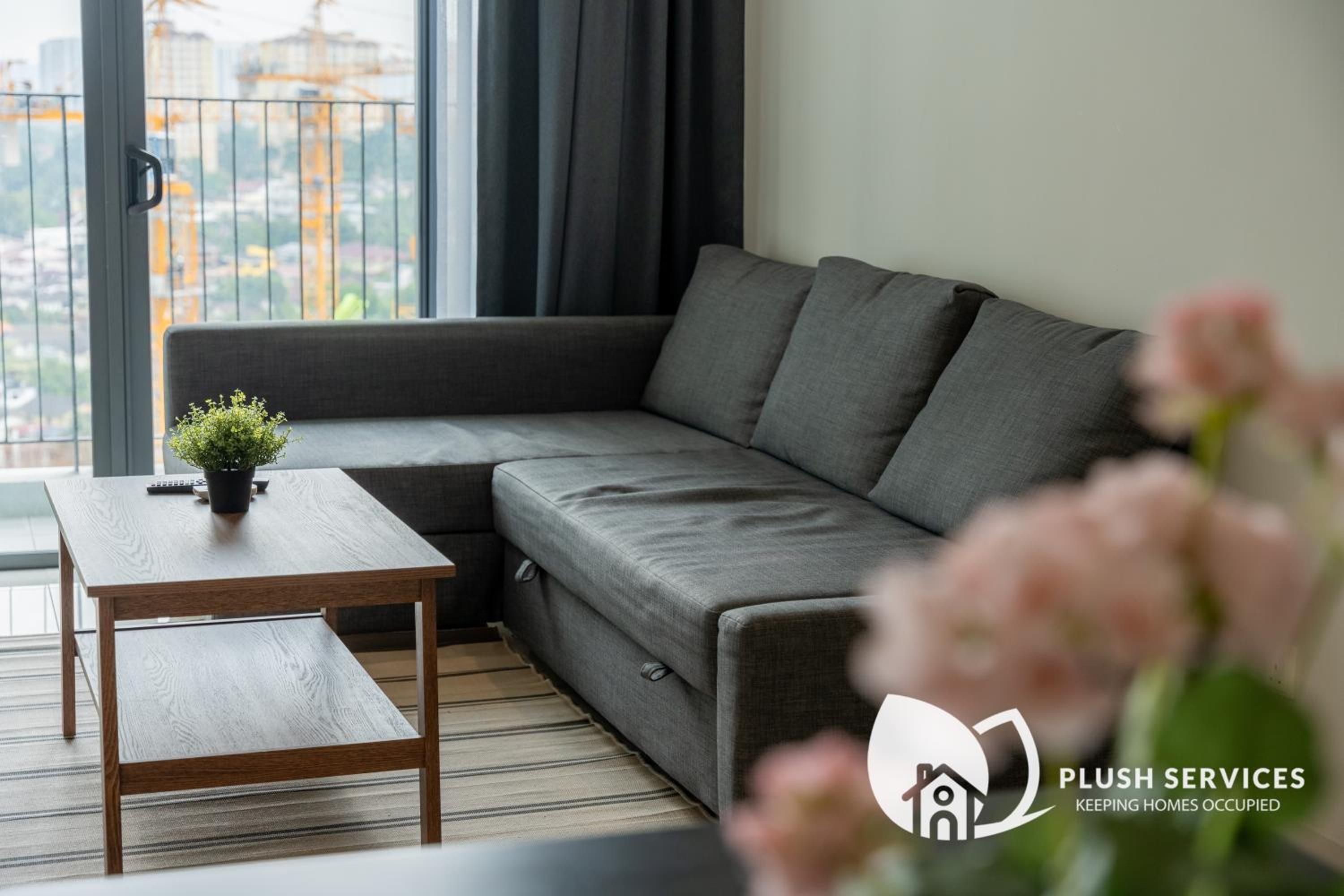 Datum Jelatek by Plush