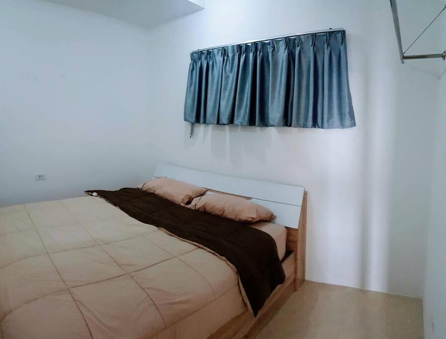 2-Bedroom Condo with City Skyline View view 5