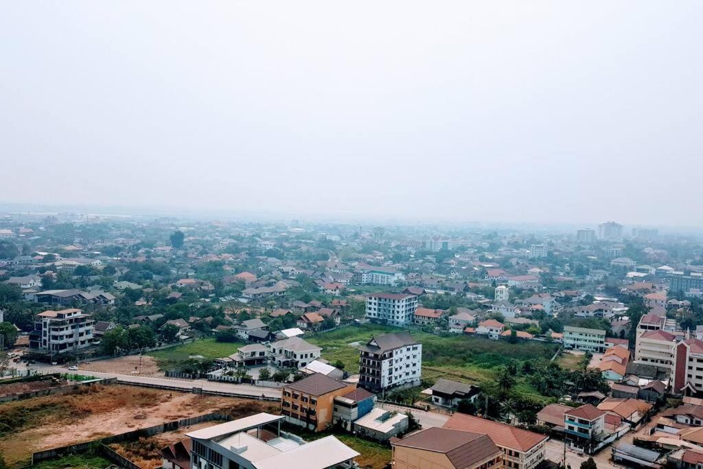 2-Bedroom Condo with City Skyline View view 3