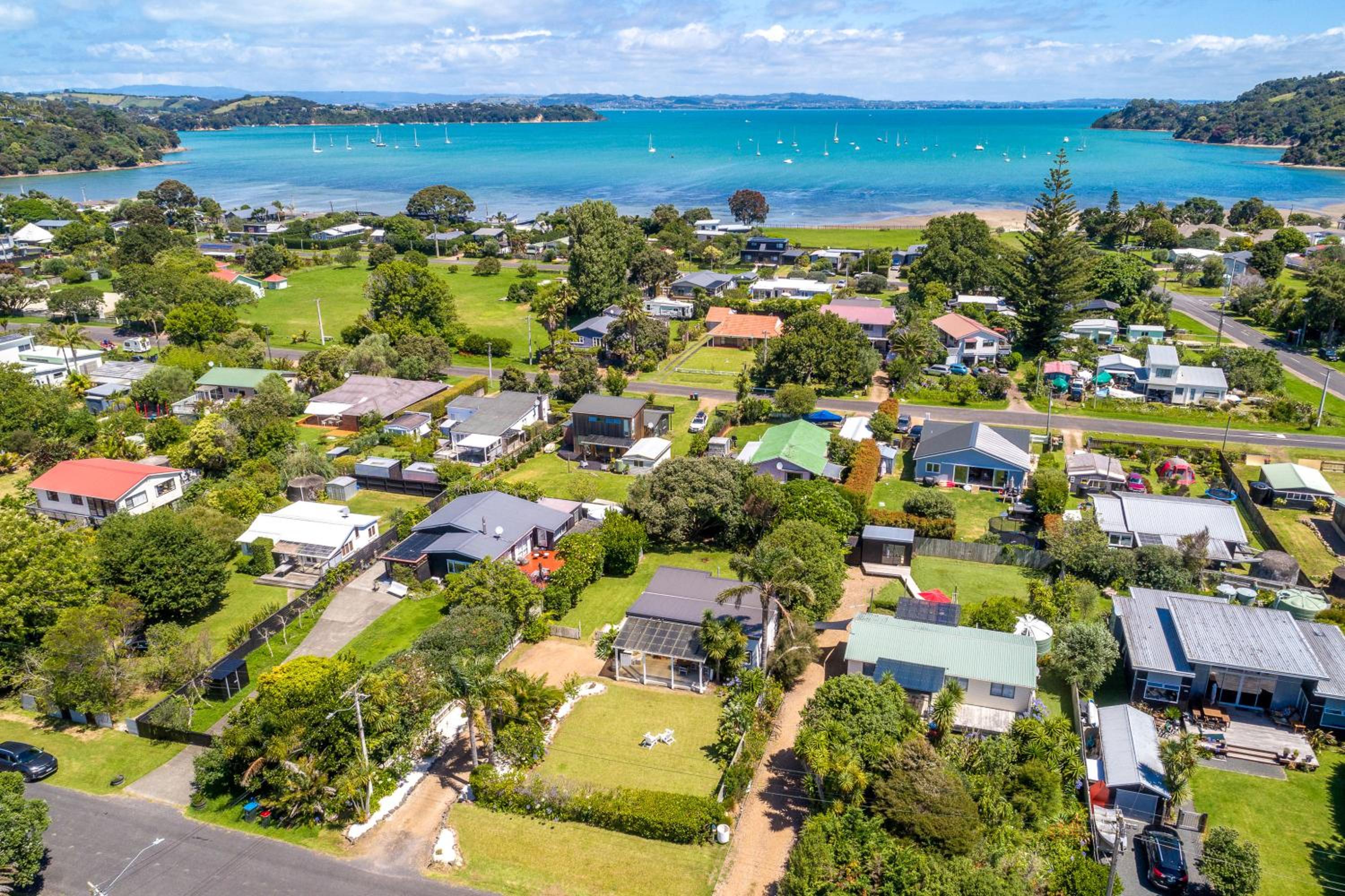 Oneroa Sunspot - Oneroa Holiday Home view 3