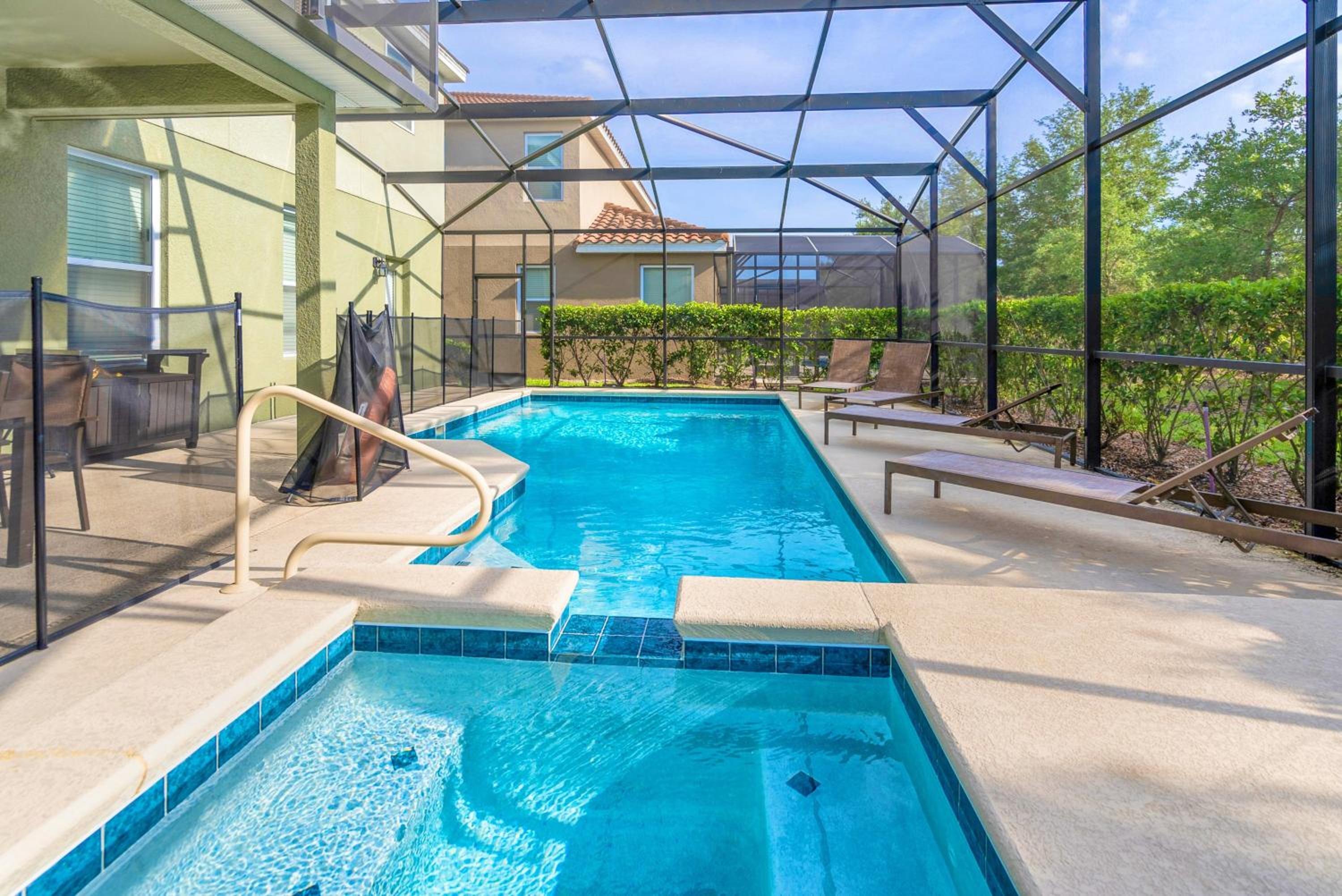 Solterra Sanctuary in Orlando w pool and game room