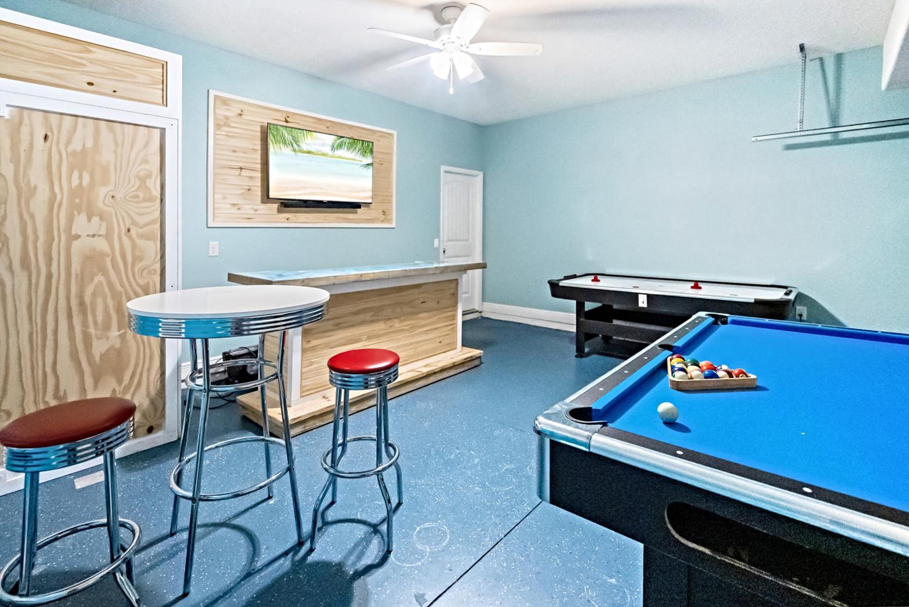 Solterra Sanctuary in Orlando w pool and game room
