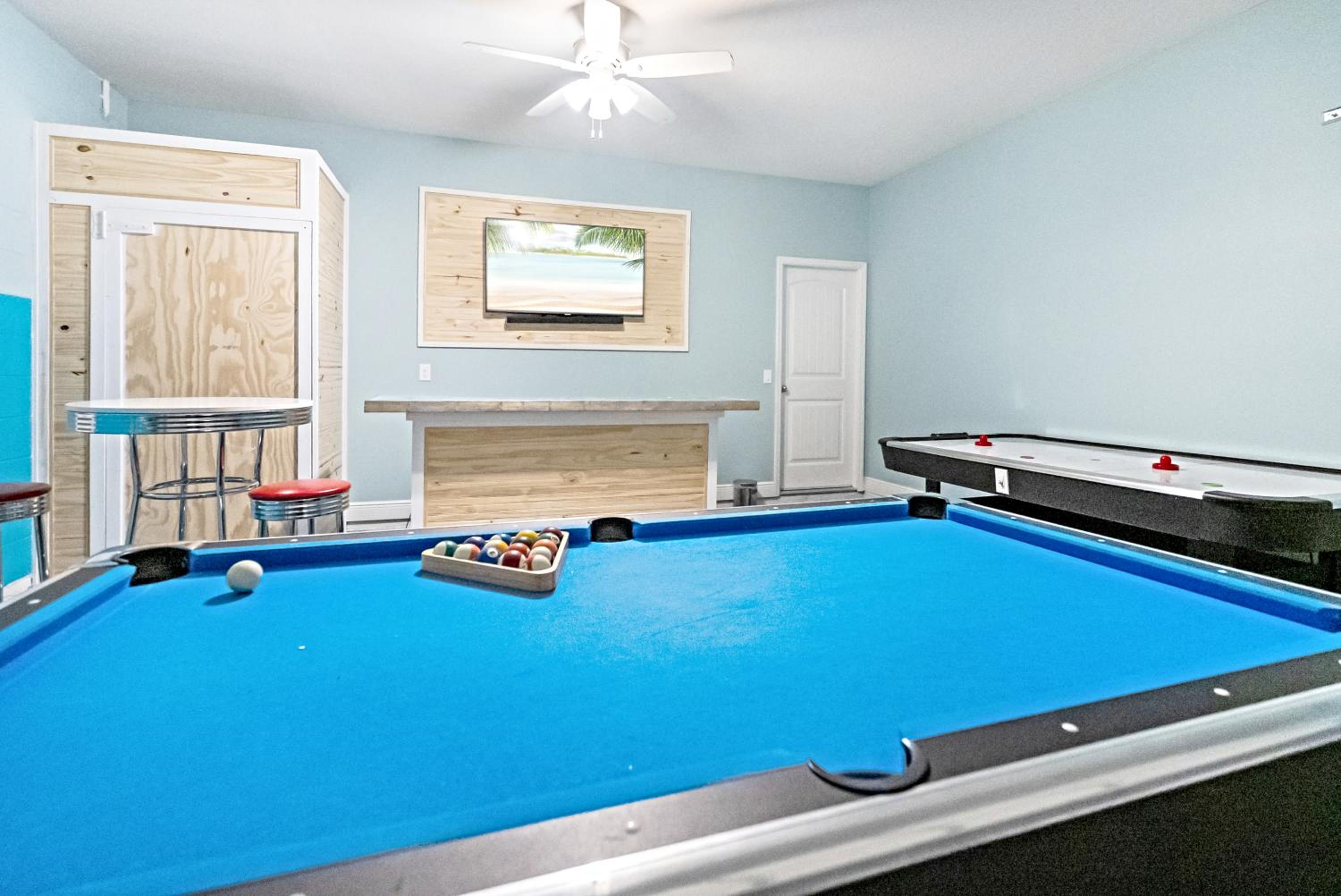 Solterra Sanctuary in Orlando w pool and game room