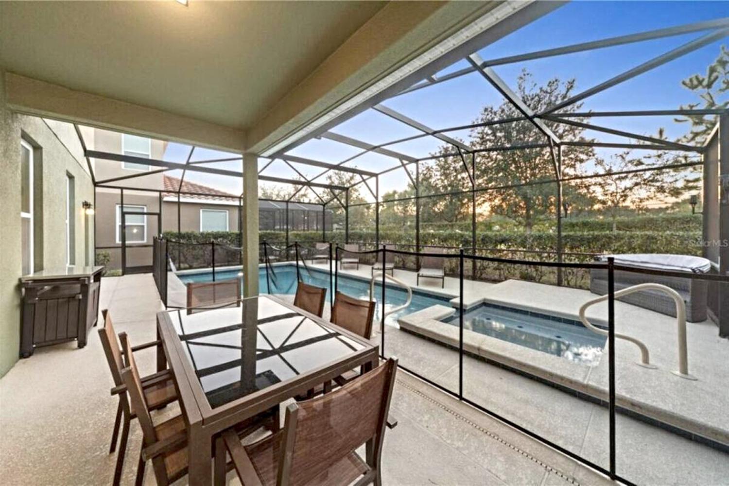 Solterra Sanctuary in Orlando w pool and game room