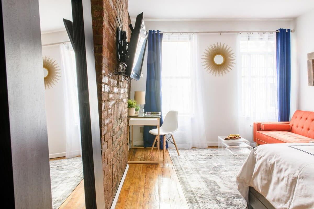 26-3A STUDIO Gramercy W D Outdoor Courtyard