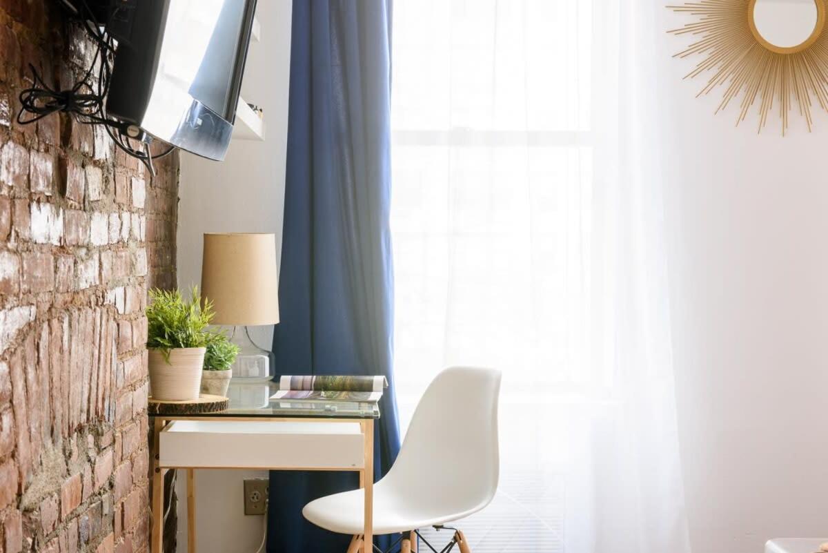 26-3A STUDIO Gramercy W D Outdoor Courtyard