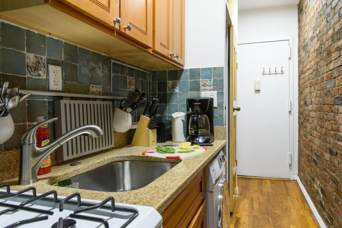 26-3A STUDIO Gramercy W D Outdoor Courtyard