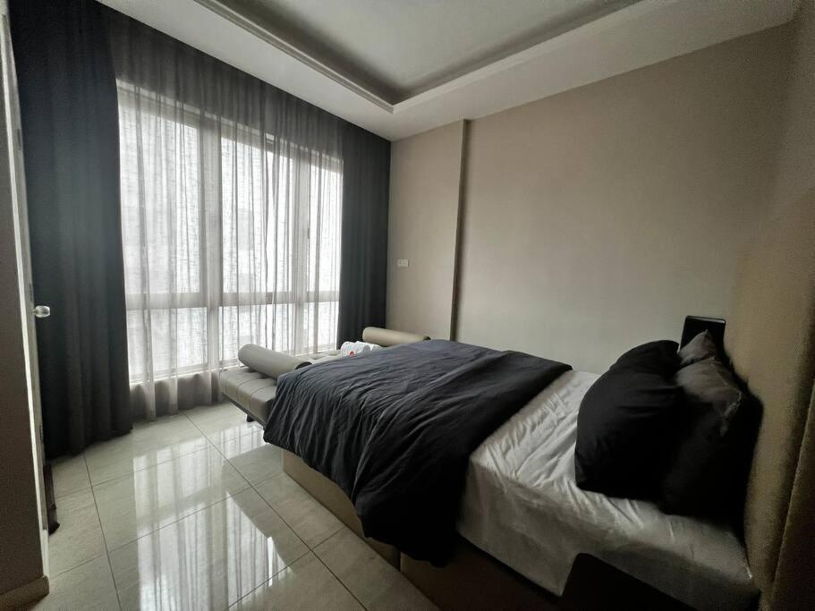 Dorsett Hartamas Suite w ProjectorNetflix