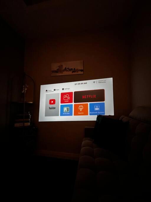 Dorsett Hartamas Suite w ProjectorNetflix
