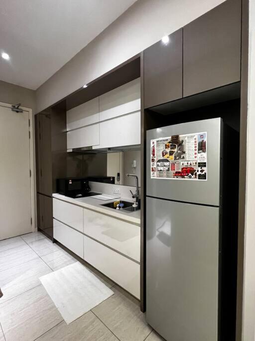 Dorsett Hartamas Suite w ProjectorNetflix