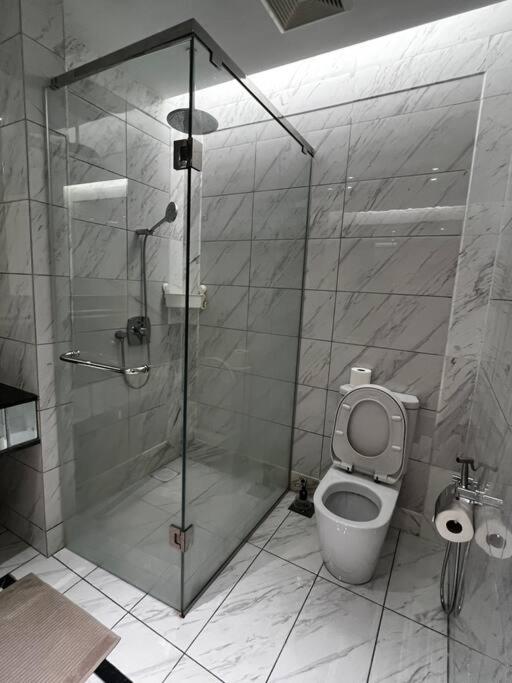 Dorsett Hartamas Suite w ProjectorNetflix