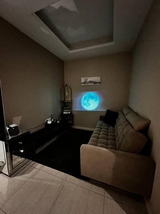 Dorsett Hartamas Suite w ProjectorNetflix