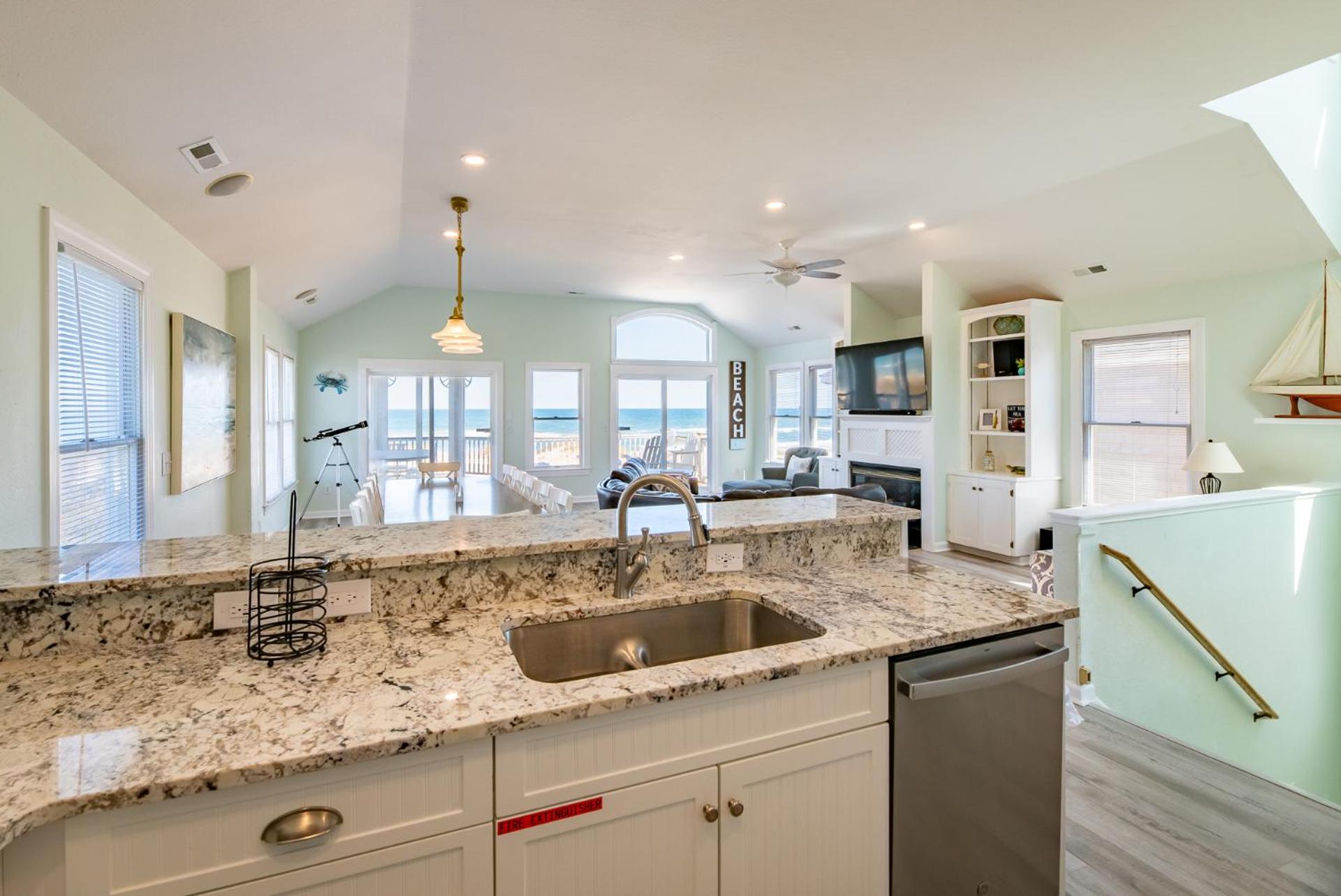Savannah - Nags Head MP 16, Oceanfront, Direct Beach Access, Pool, Hot Tub, Pool Table