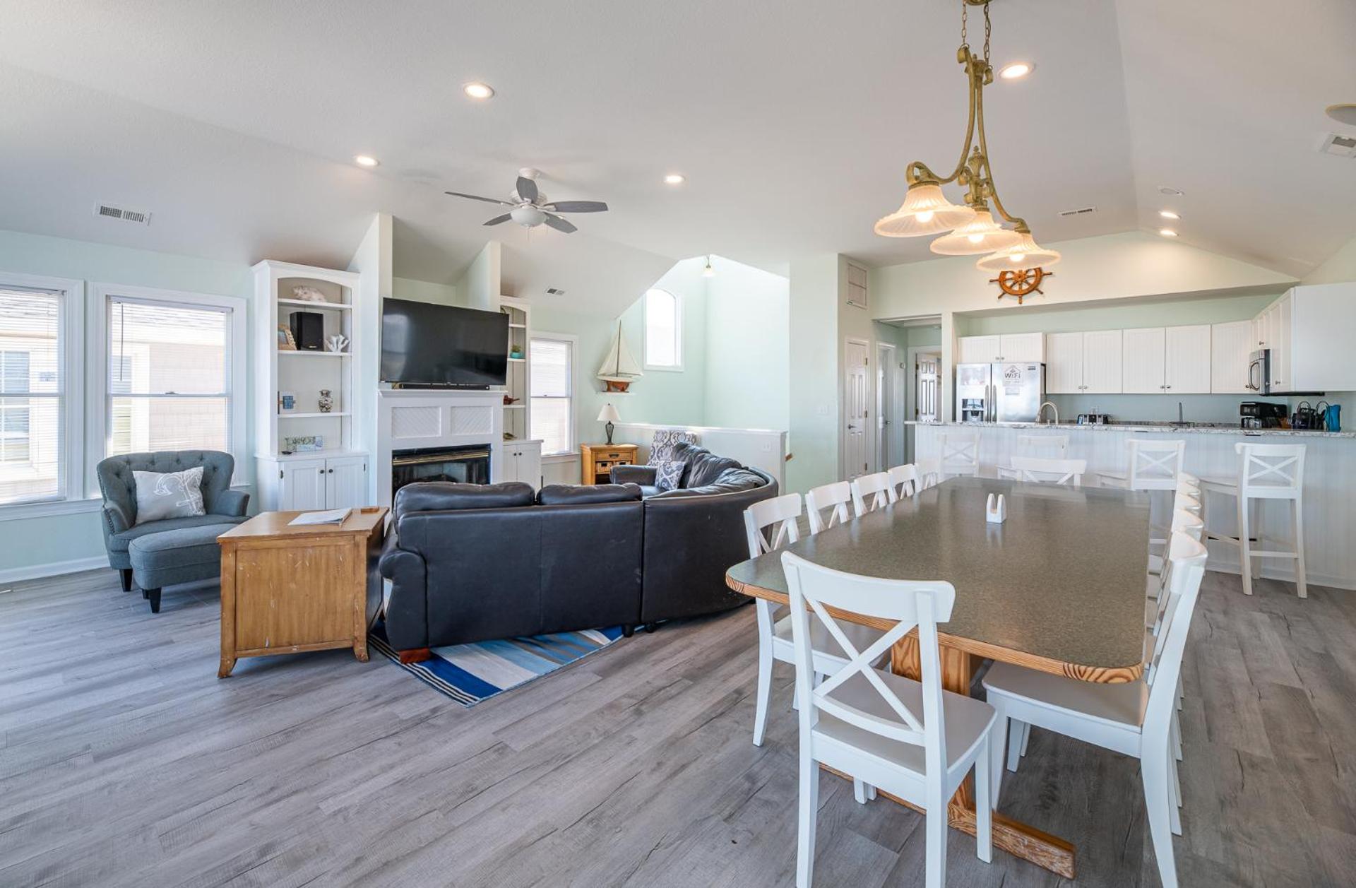 Savannah - Nags Head MP 16, Oceanfront, Direct Beach Access, Pool, Hot Tub, Pool Table