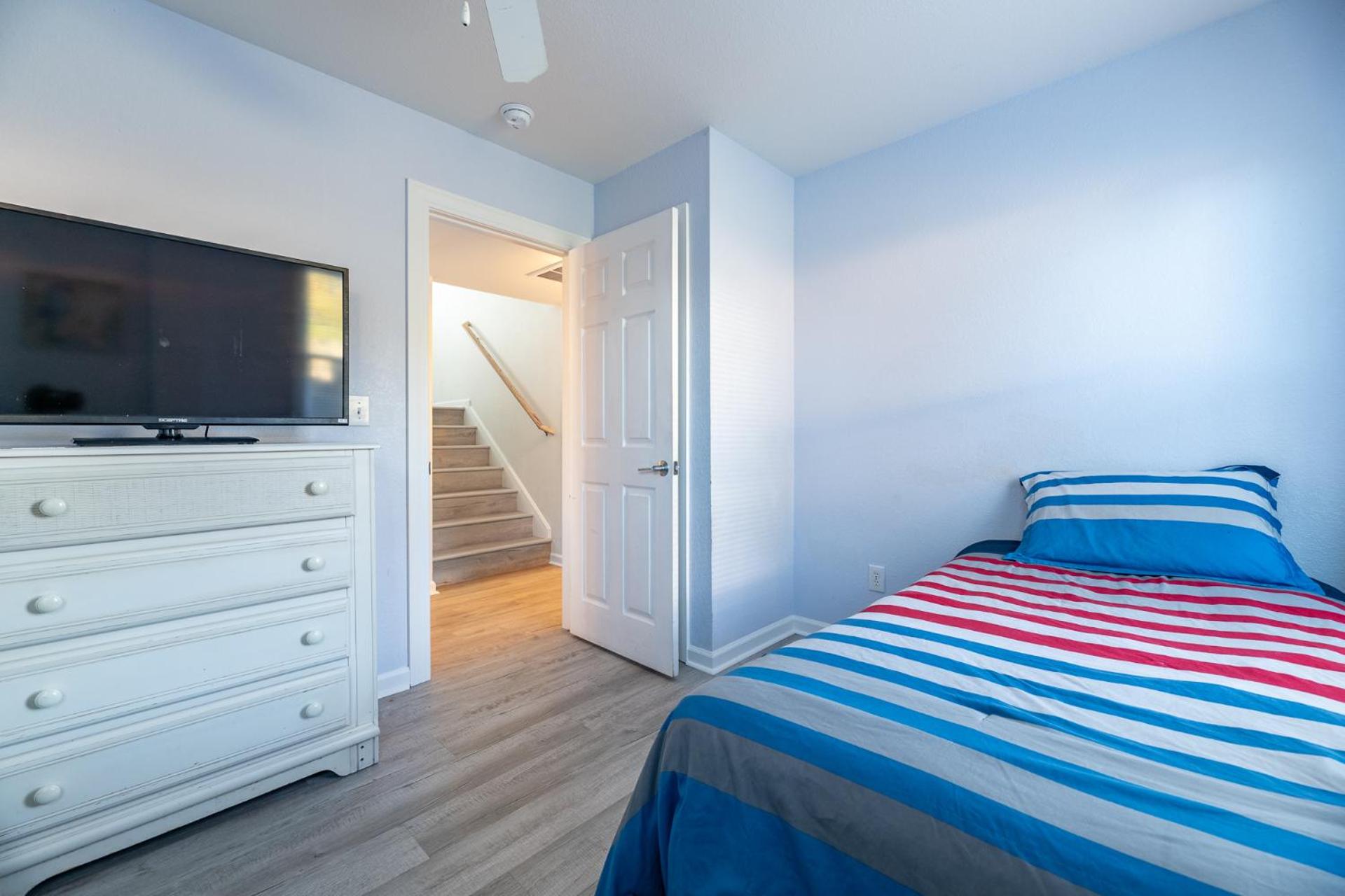 Savannah - Nags Head MP 16, Oceanfront, Direct Beach Access, Pool, Hot Tub, Pool Table
