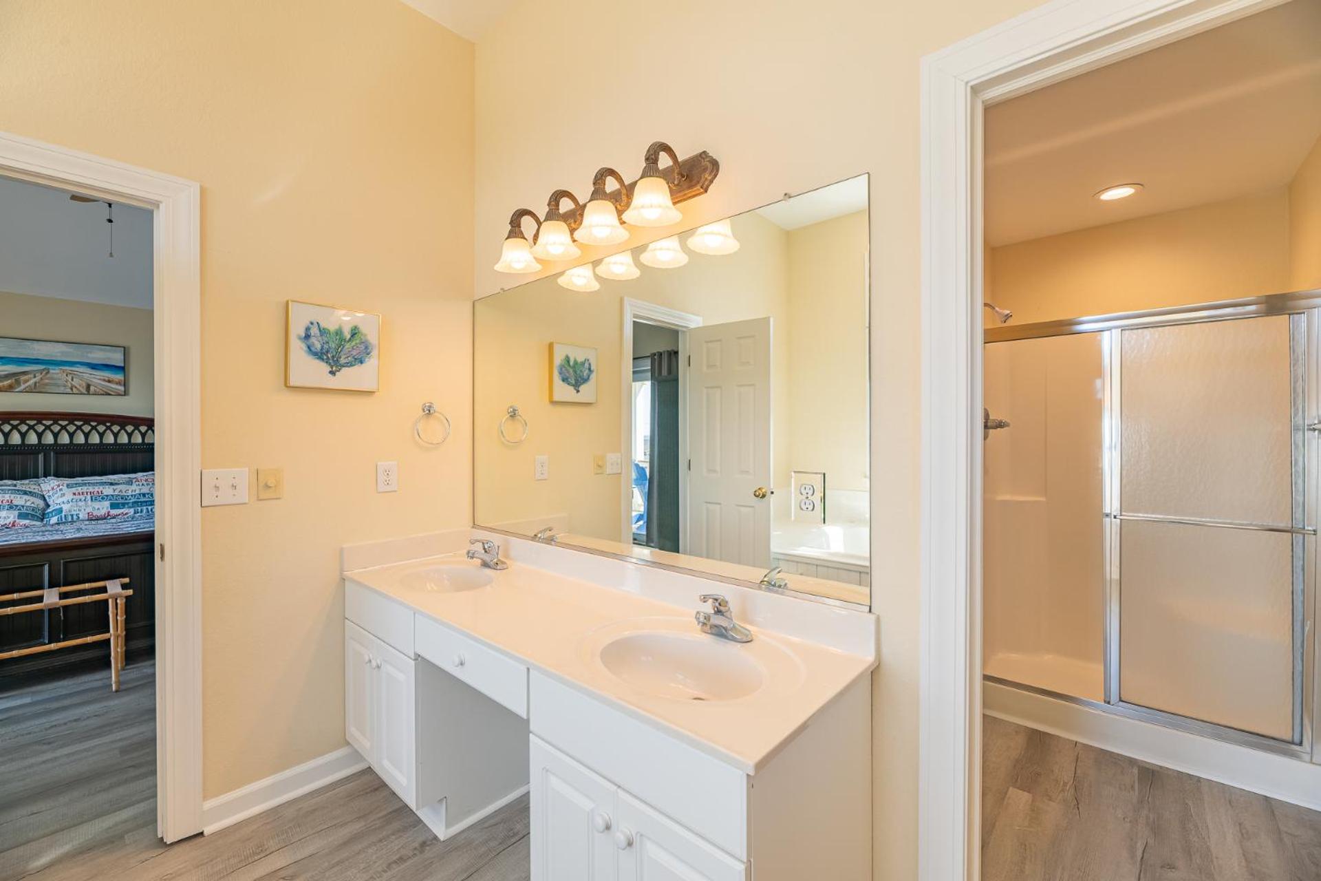 Savannah - Nags Head MP 16, Oceanfront, Direct Beach Access, Pool, Hot Tub, Pool Table