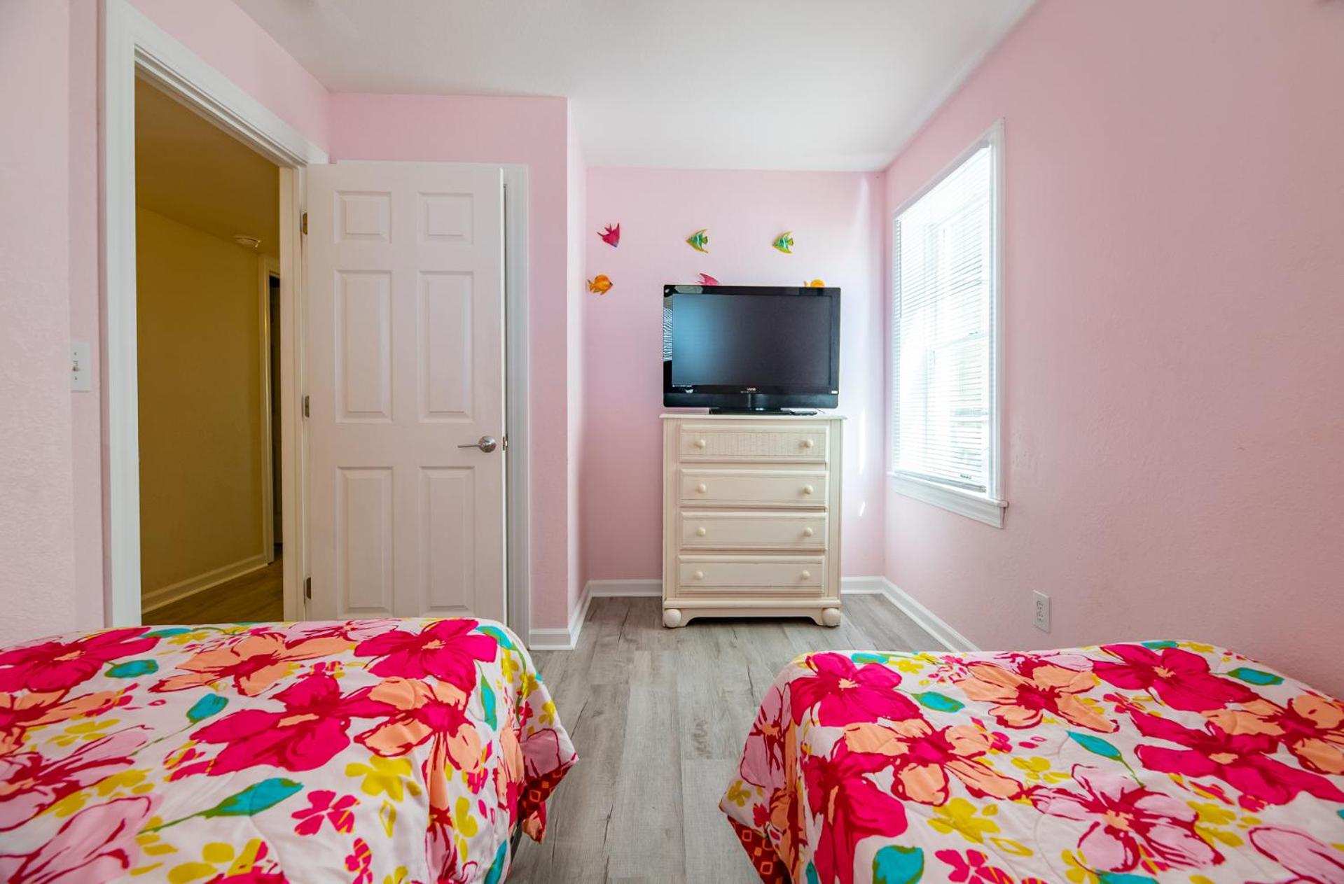 Savannah - Nags Head MP 16, Oceanfront, Direct Beach Access, Pool, Hot Tub, Pool Table
