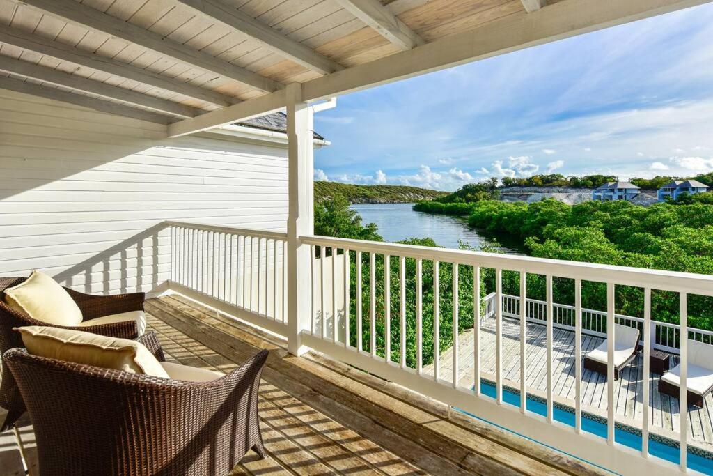 The Hideaway 3 Bedroom Townhouse with Pool