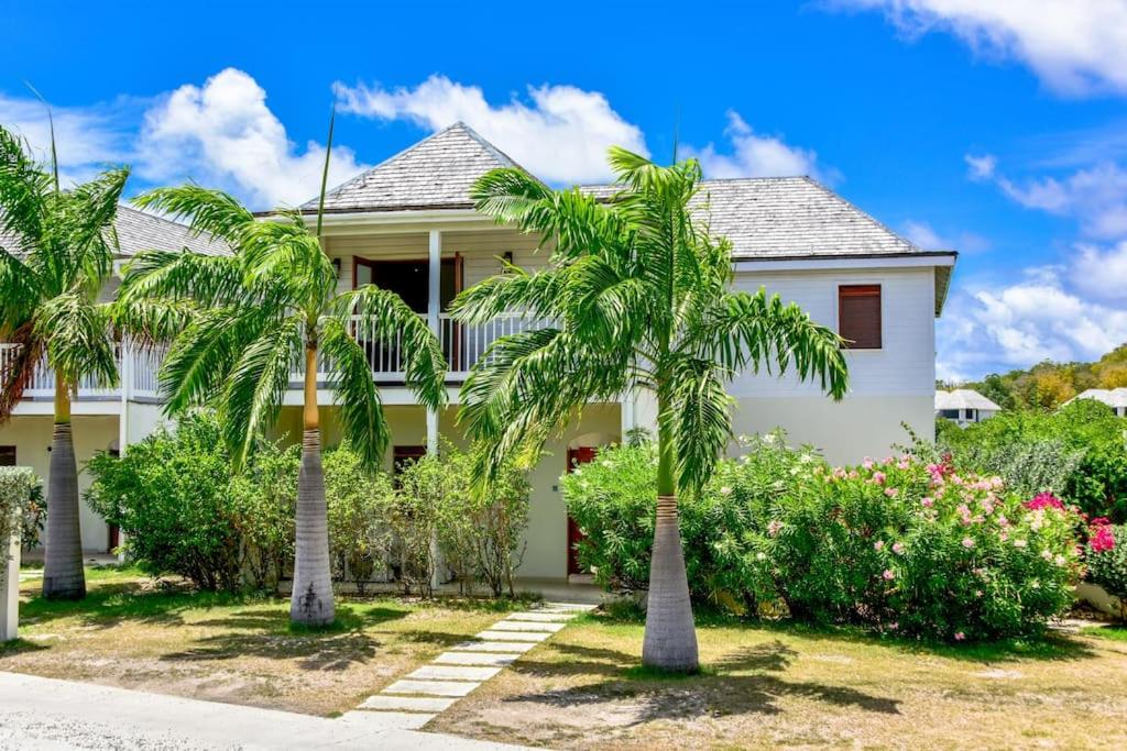 The Hideaway 3 Bedroom Townhouse with Pool