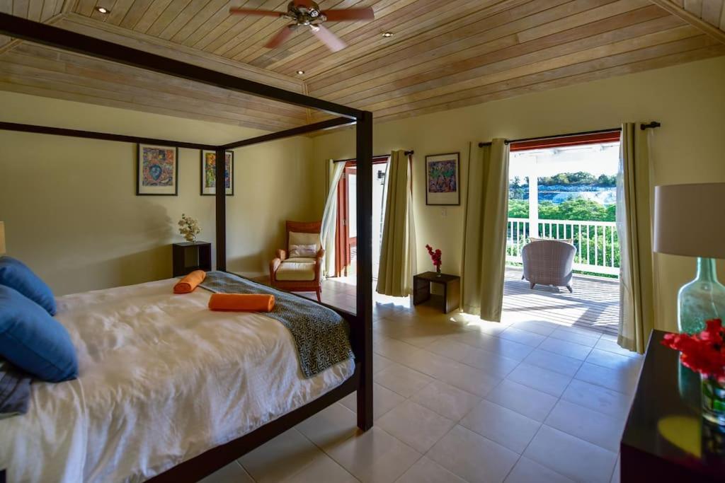 The Hideaway 3 Bedroom Townhouse with Pool