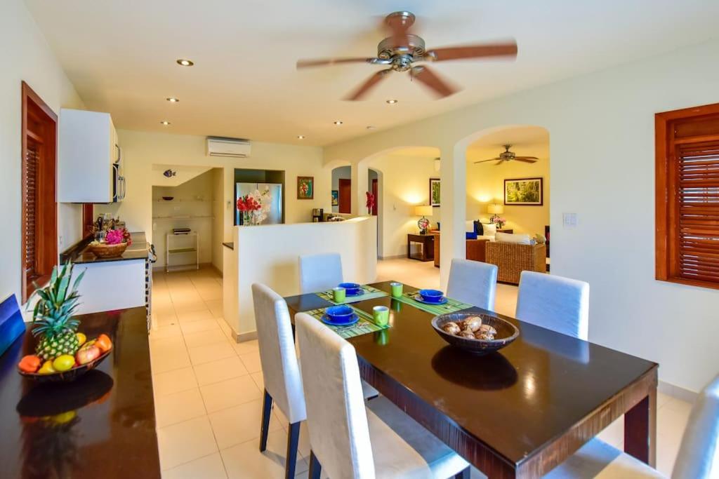 The Hideaway 3 Bedroom Townhouse with Pool
