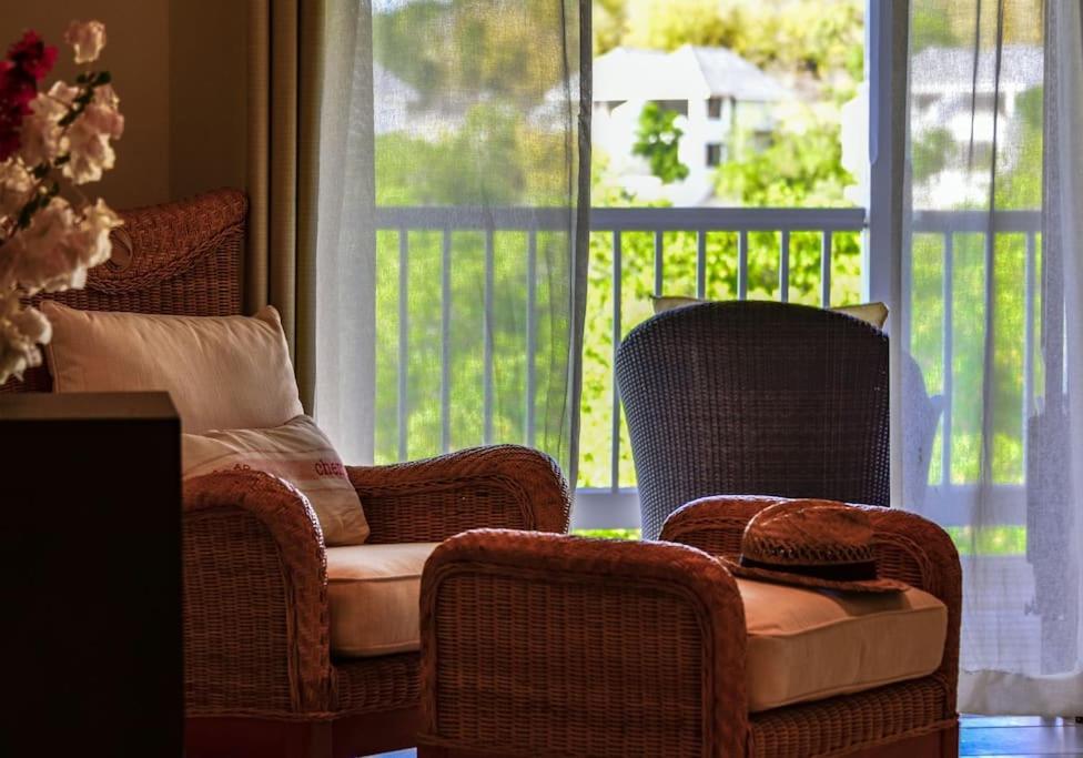 The Hideaway 3 Bedroom Townhouse with Pool