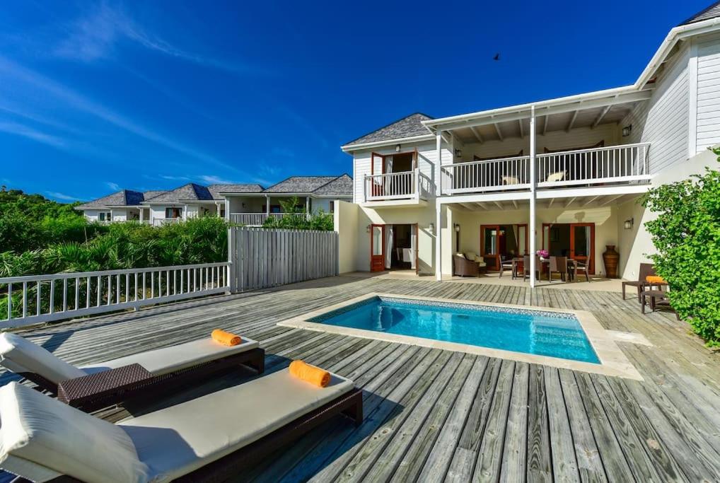 The Hideaway 3 Bedroom Townhouse with Pool