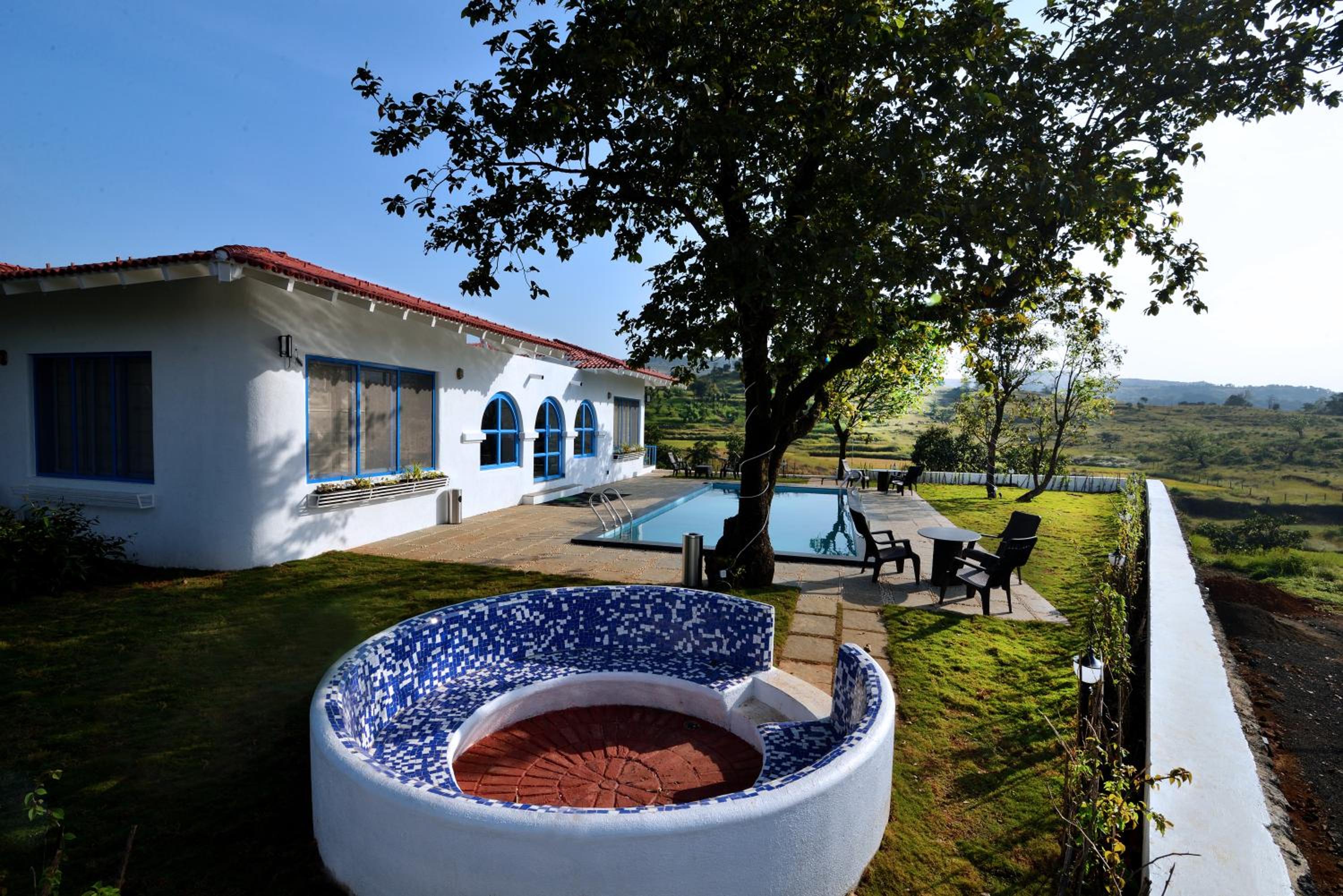 1517 Greek House by Kaz Stays
