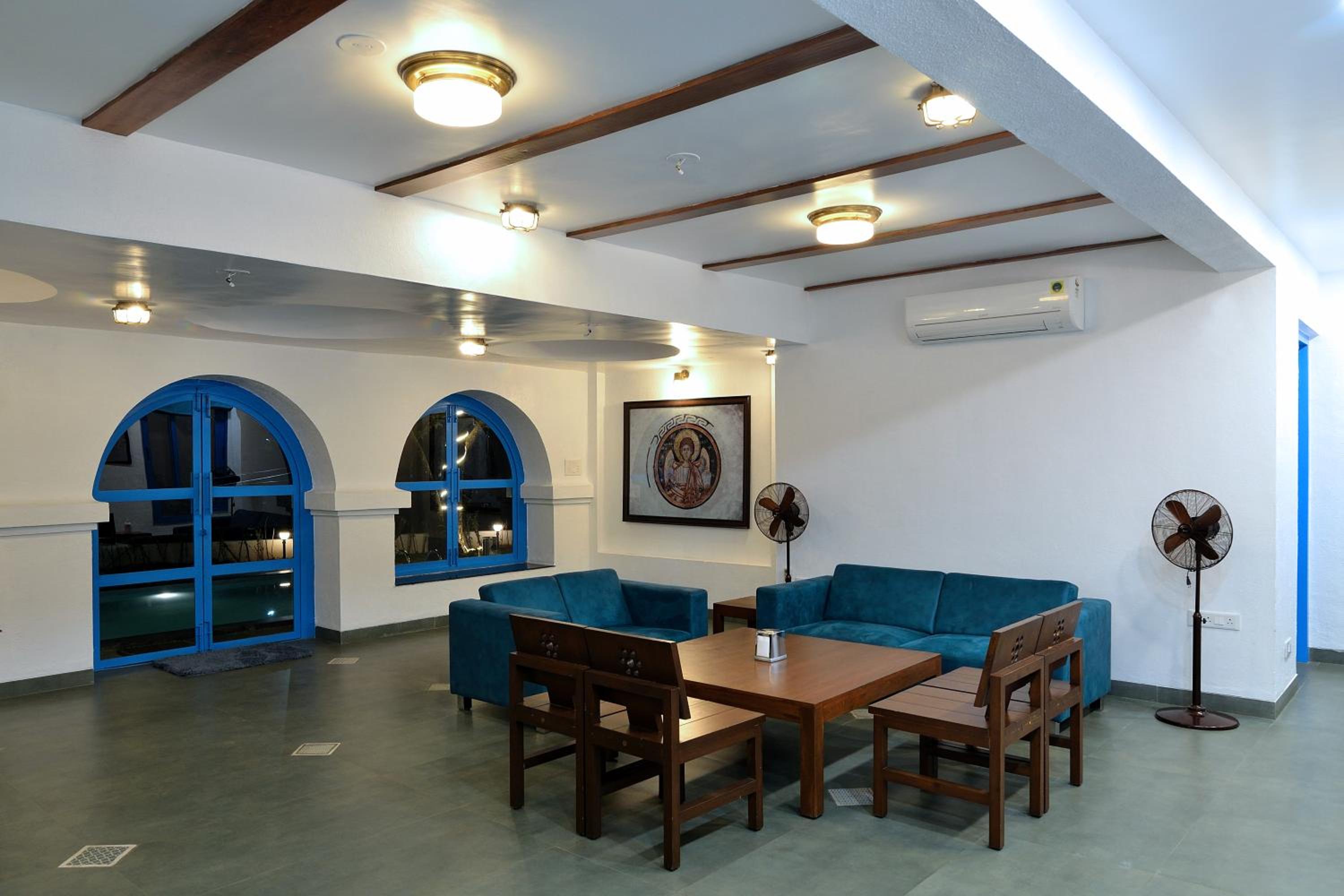 1517 Greek House by Kaz Stays