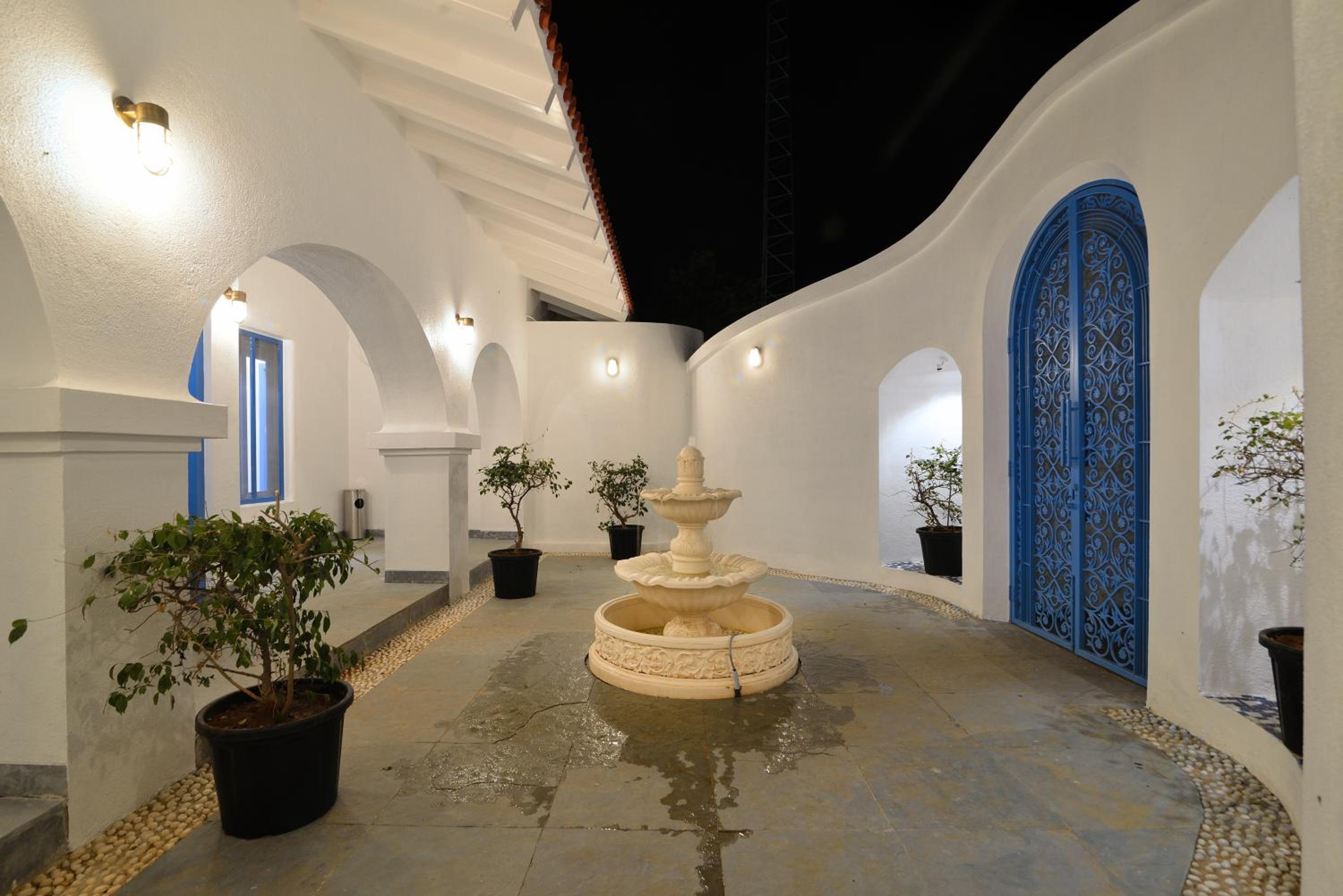 1517 Greek House by Kaz Stays
