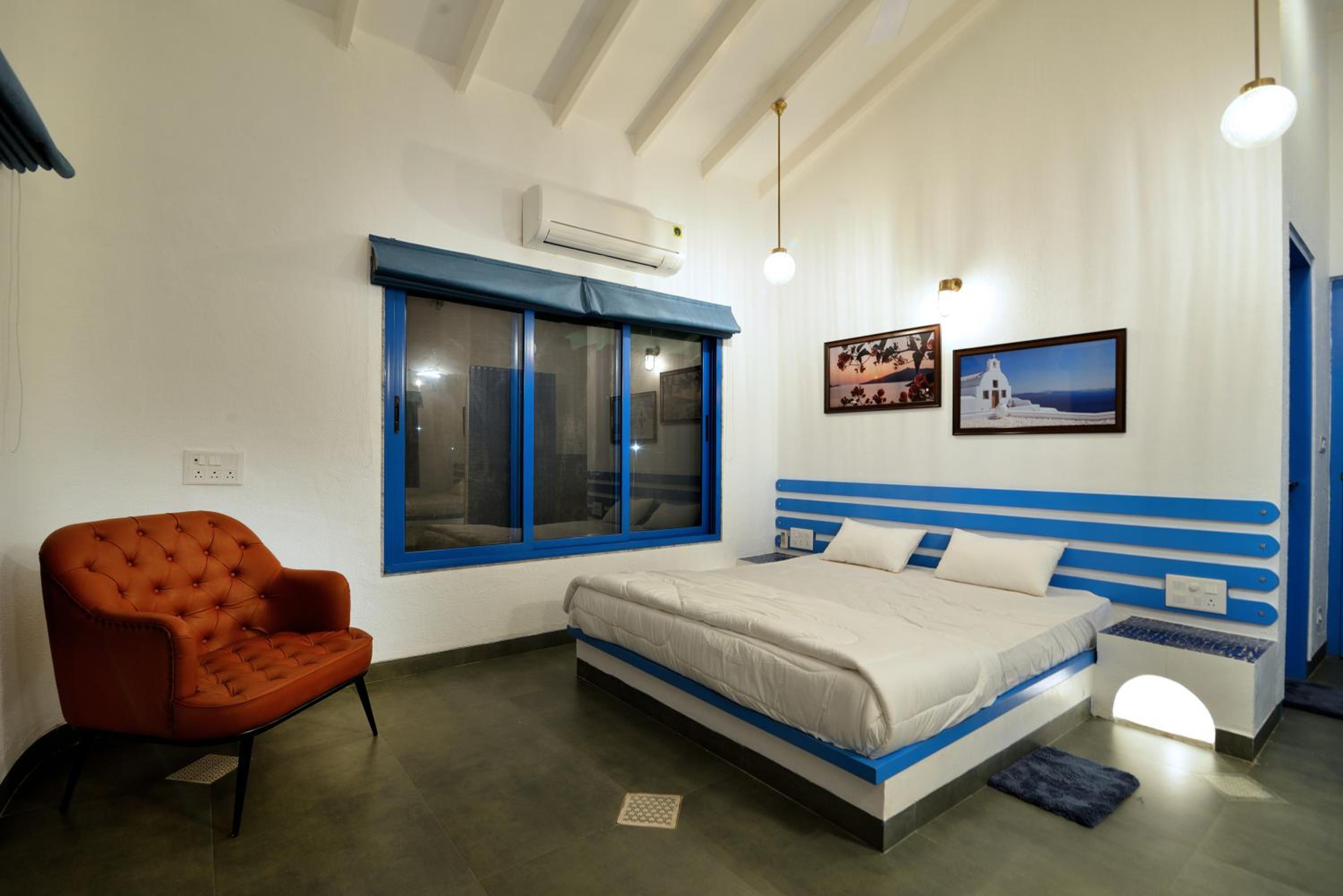 1517 Greek House by Kaz Stays