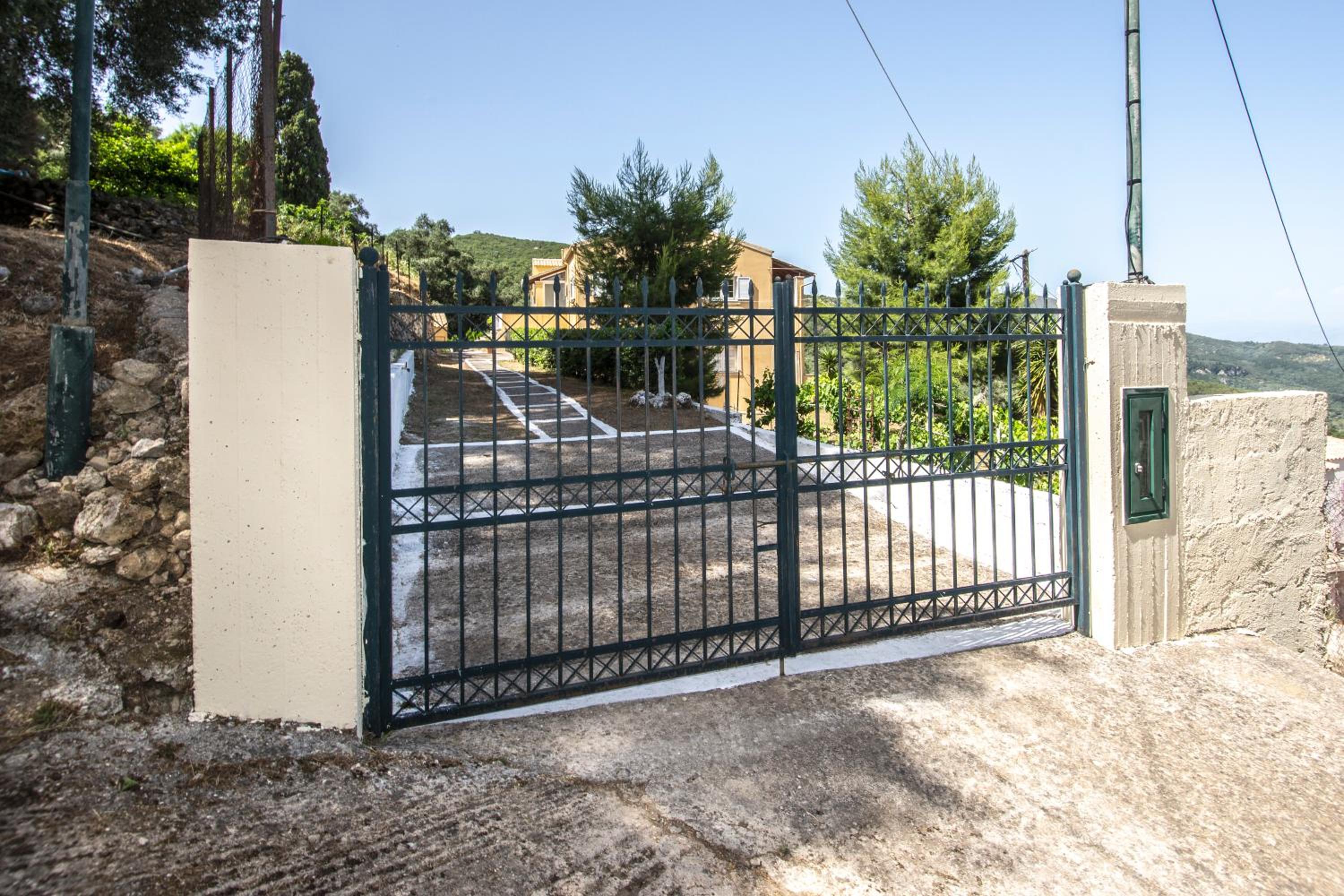 Giannis House 2022 view 5