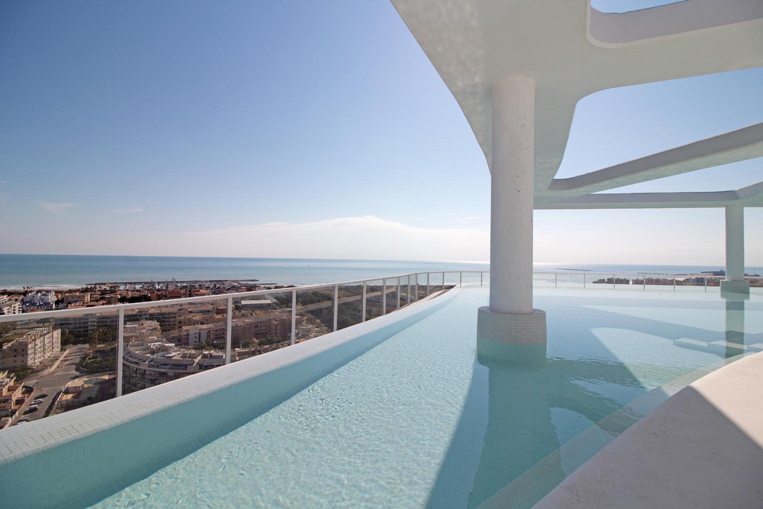 Global Properties, Moderno apartamento con gran terraza y vistas al mar photo 3
