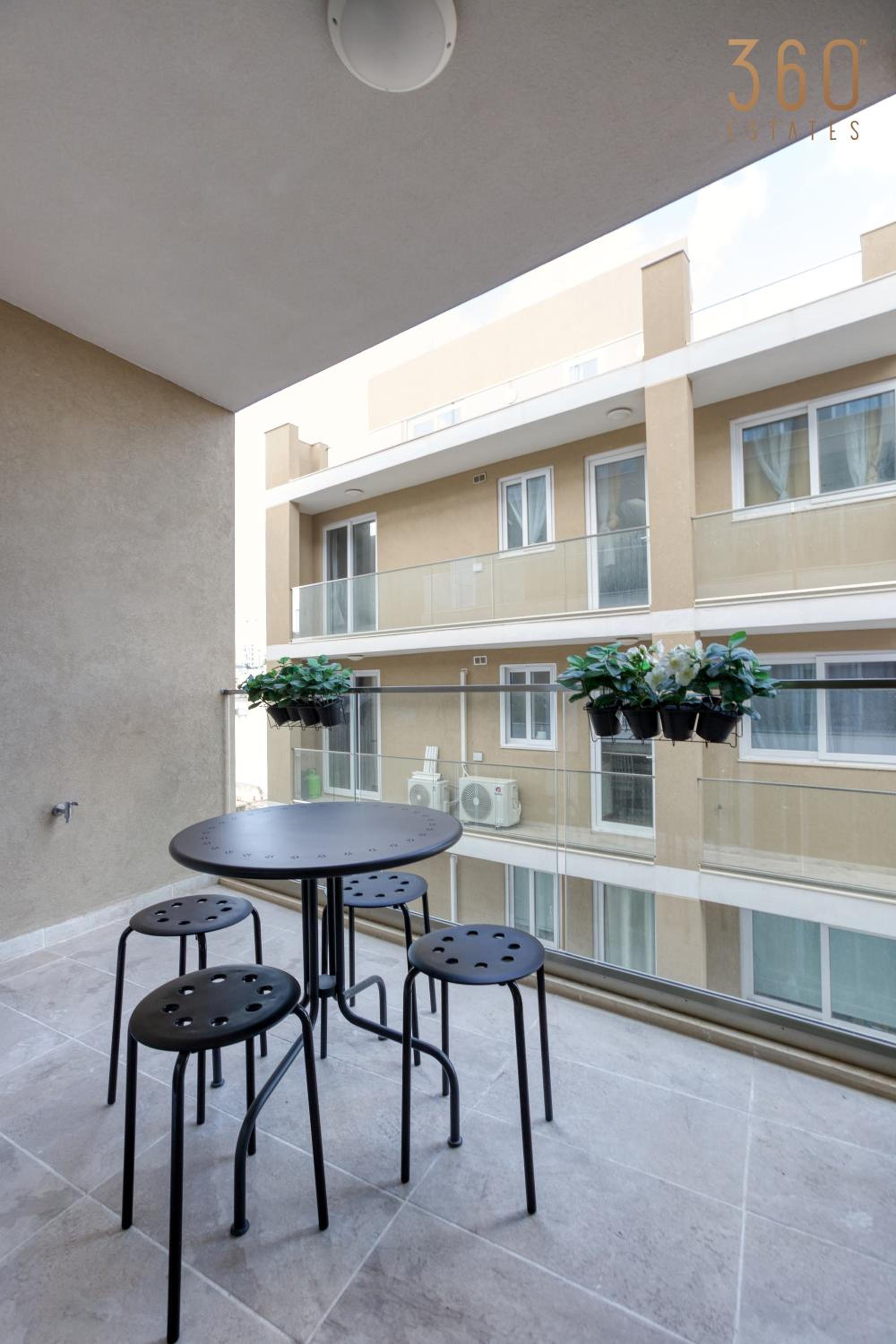 Spacious 3BR Apt with Balcony close to Valletta by 360 Estates view 2