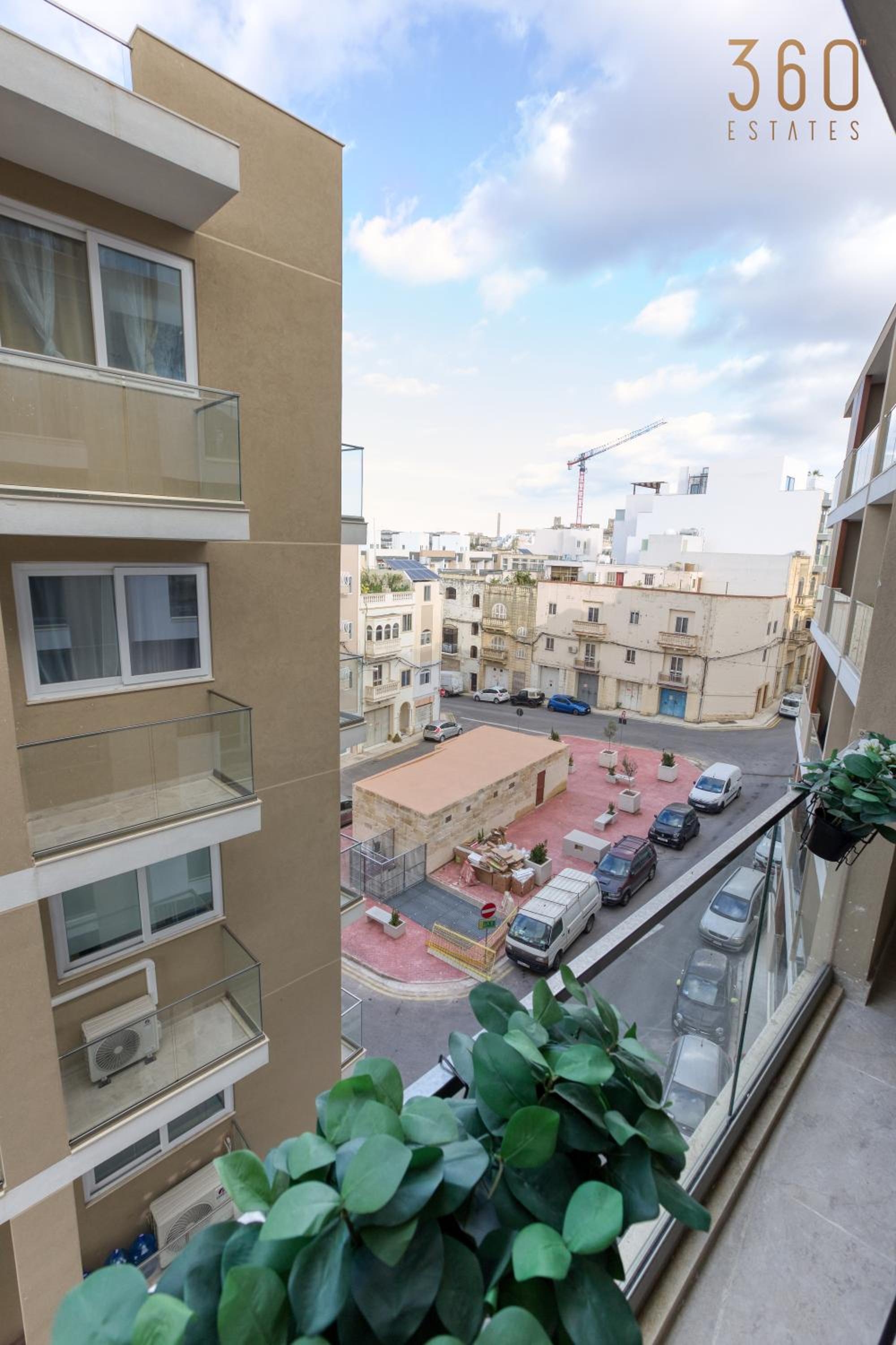 Spacious 3BR Apt with Balcony close to Valletta by 360 Estates view 4