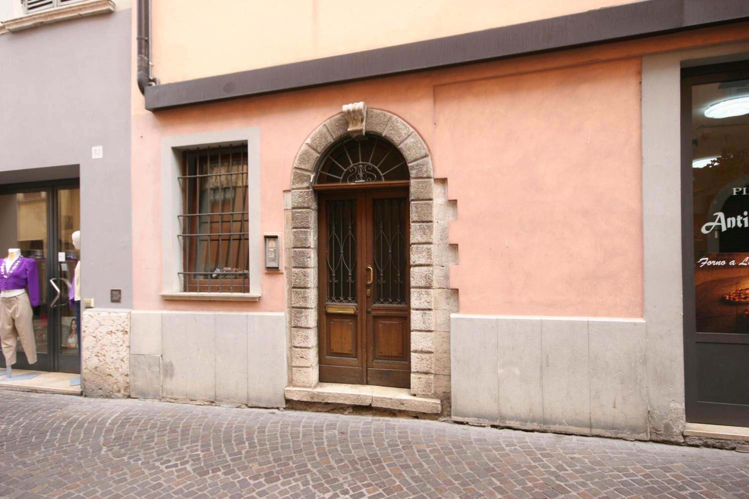 Violetta Maison Salò view 3