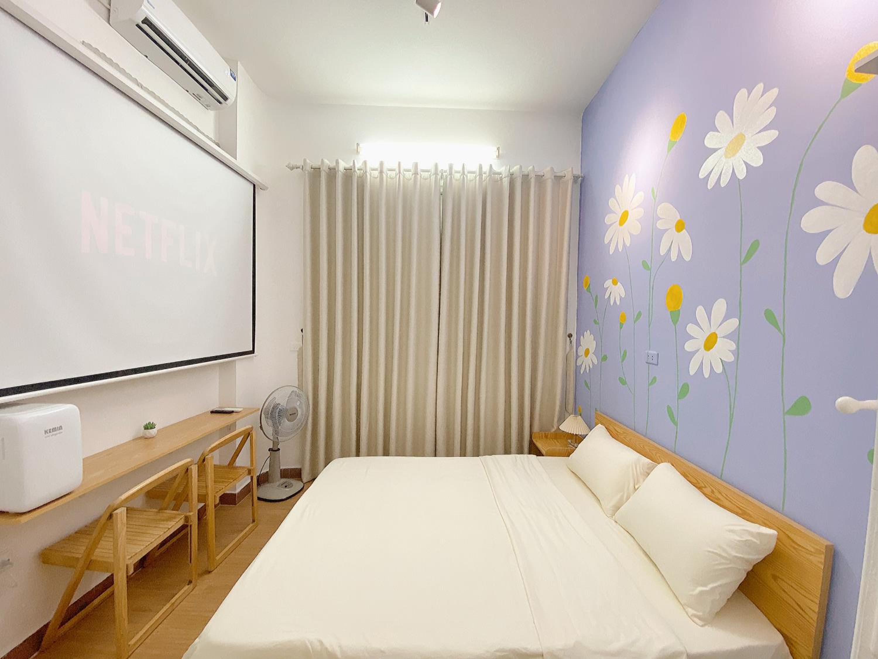 4 Bed Rooms with Kitchen for 11 guests Family-friendly Home in Hanoi Old Quarter