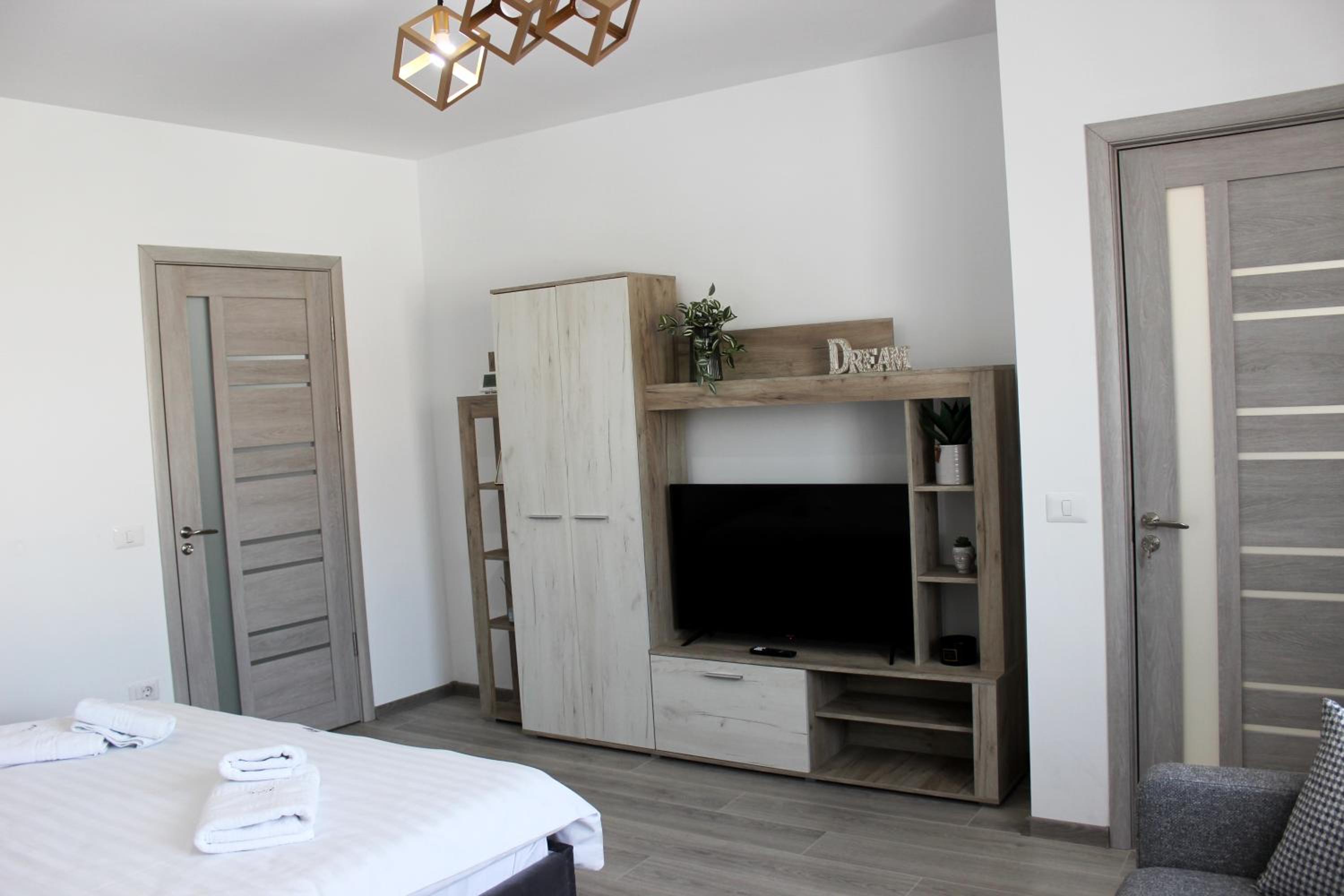 Deluxe Apartments on G Enescu Blvd near Stefan Cel Mare University Suceava view 5