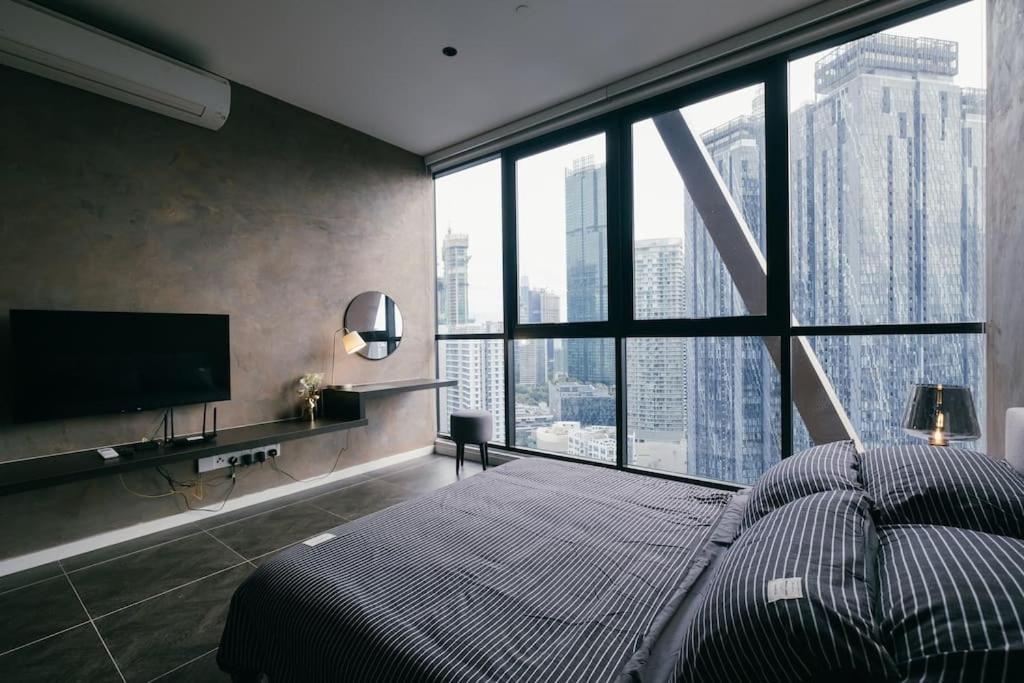 Modern Luxury Suites near KLCC with City View