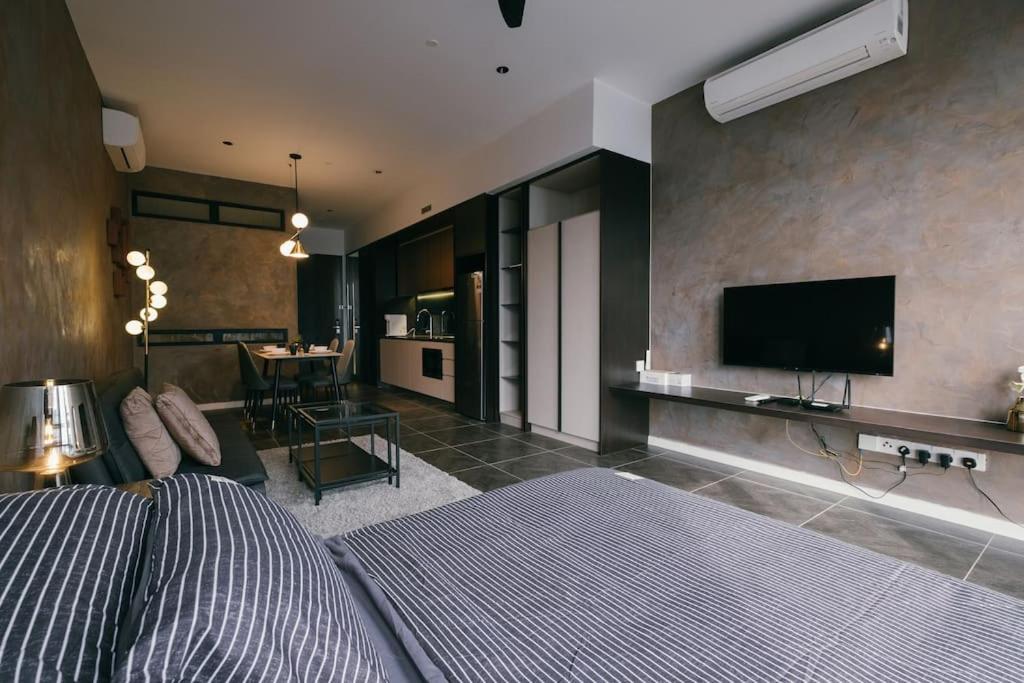 Modern Luxury Suites near KLCC with City View