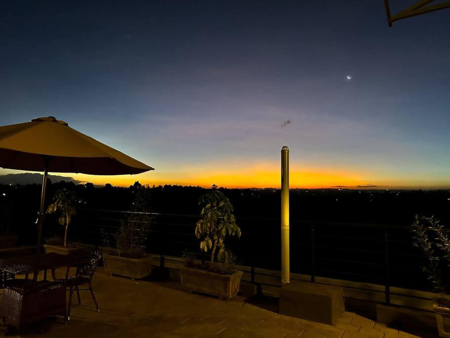 The Mood: Serene 2BD/Pool/Gym view 3