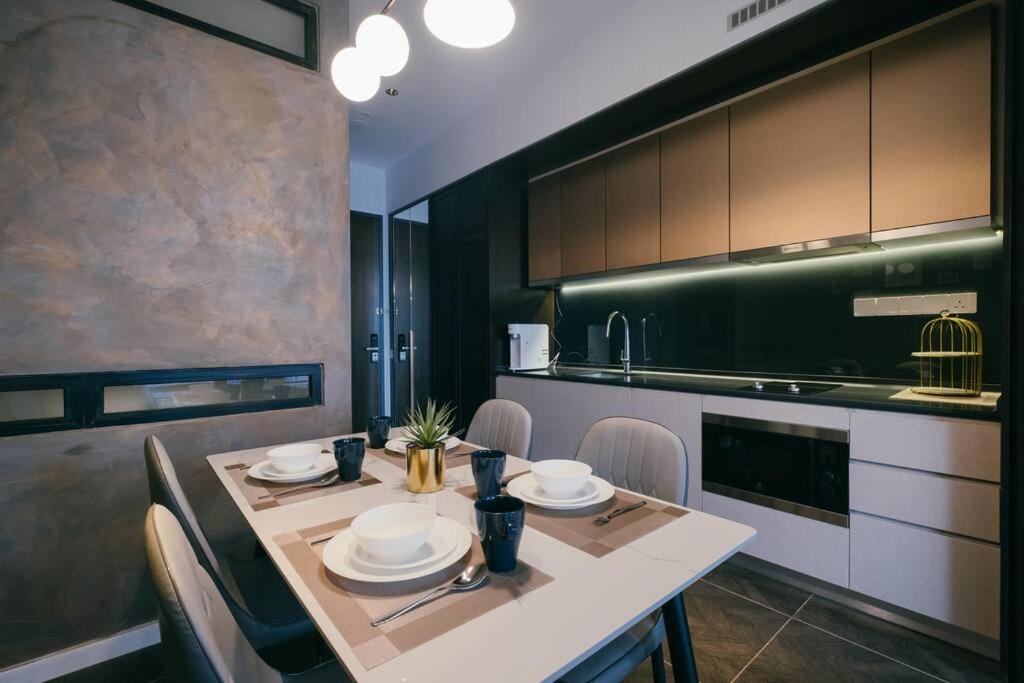 Modern Luxury Suites near KLCC with City View