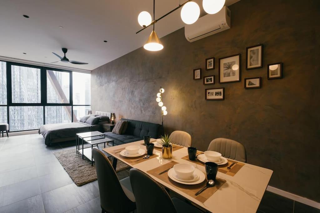 Modern Luxury Suites near KLCC with City View