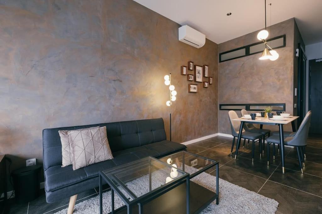 Modern Luxury Suites near KLCC with City View