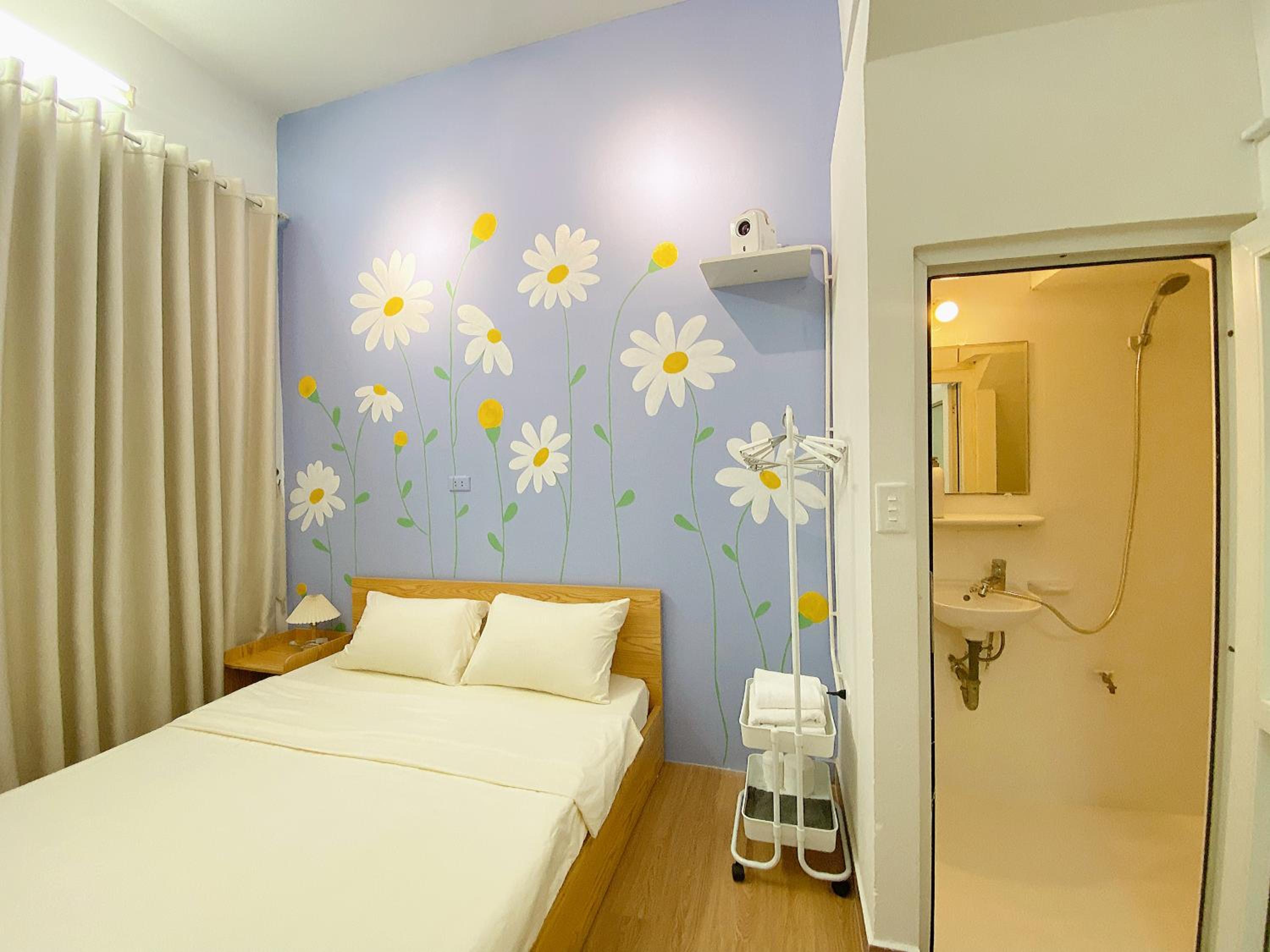 4 Bed Rooms with Kitchen for 11 guests Family-friendly Home in Hanoi Old Quarter