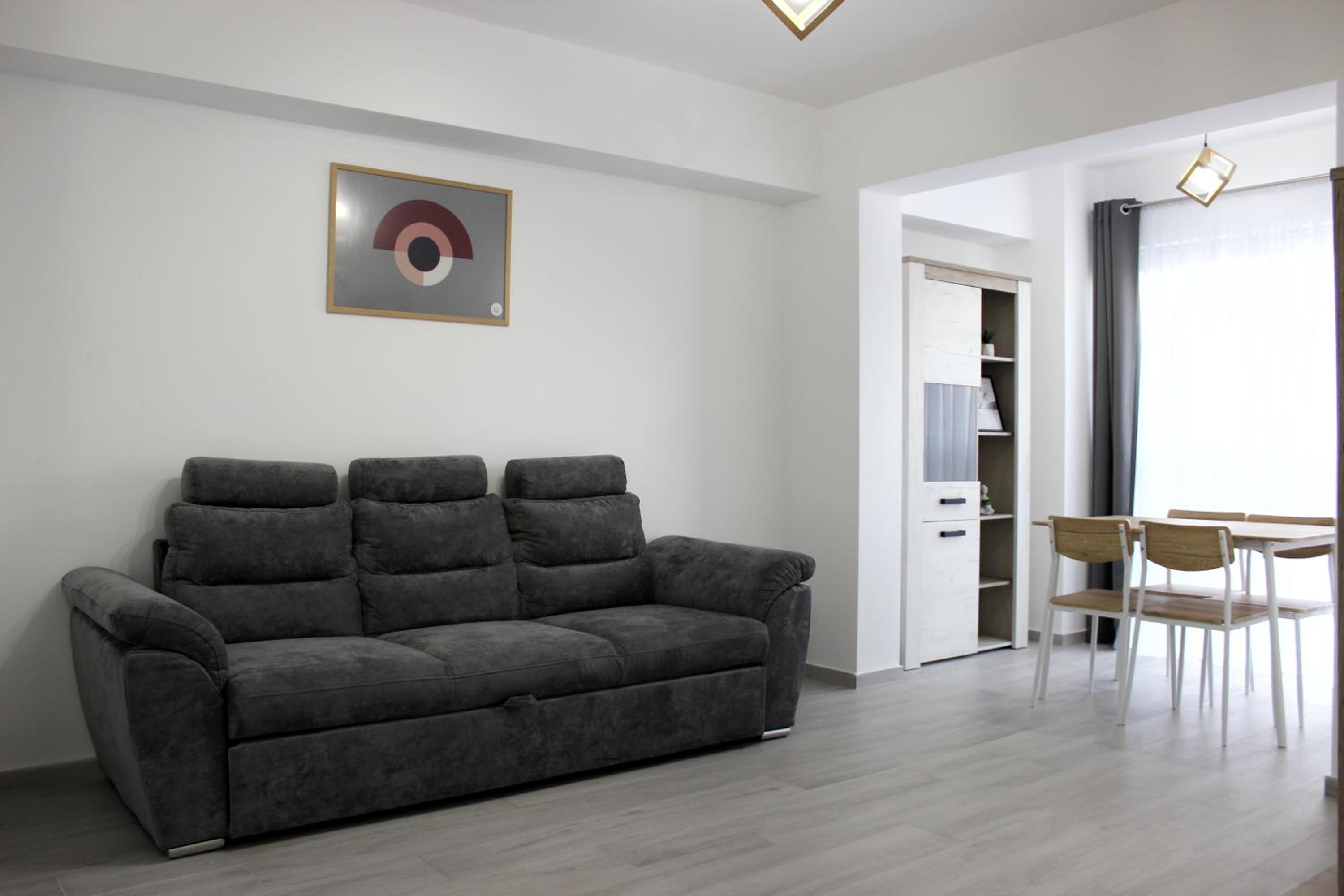 Deluxe Apartments on G Enescu Blvd near Stefan Cel Mare University Suceava view 2