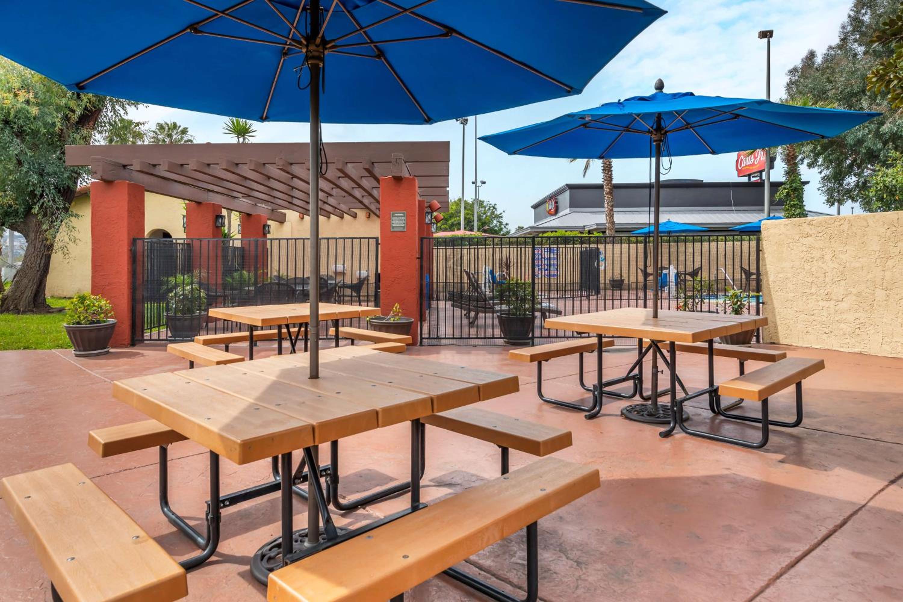 Best Western Americana Inn - Property Image 32