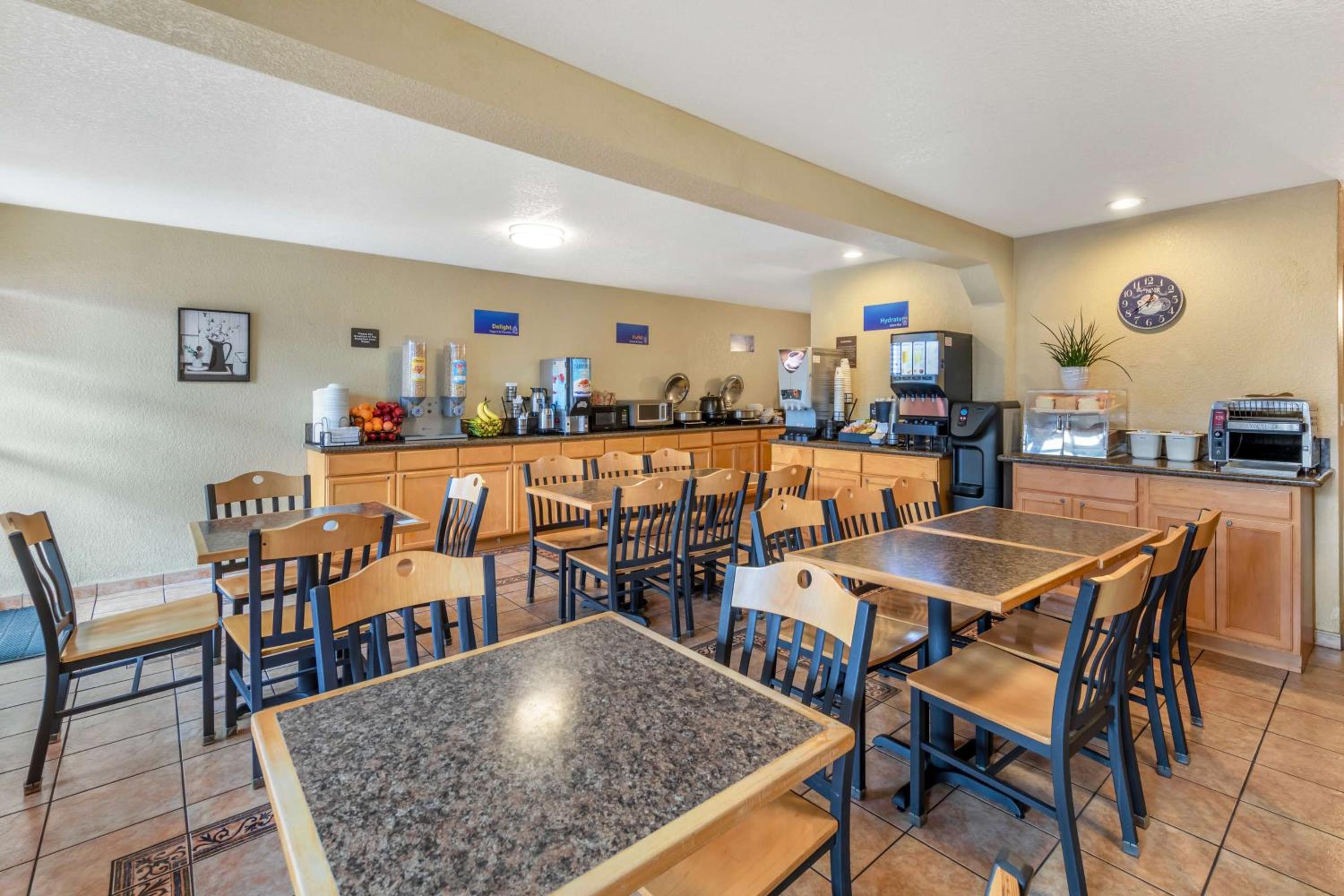 Best Western Americana Inn - Property Image 4