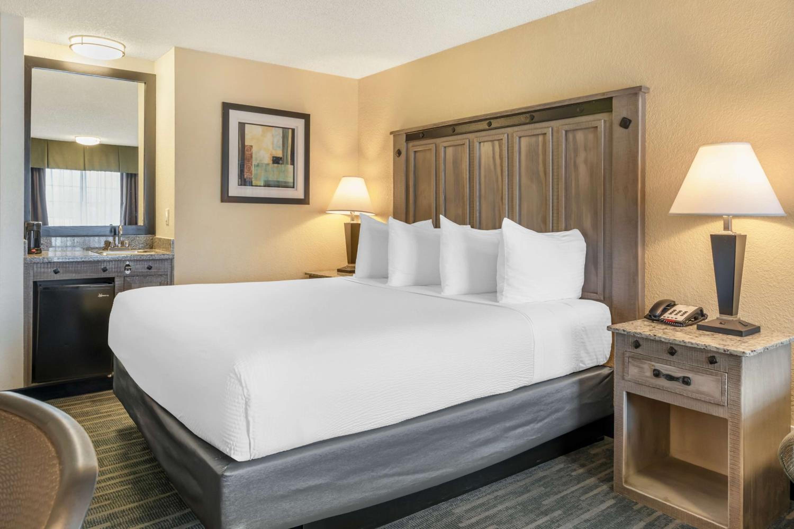 Best Western Americana Inn - Property Image 7