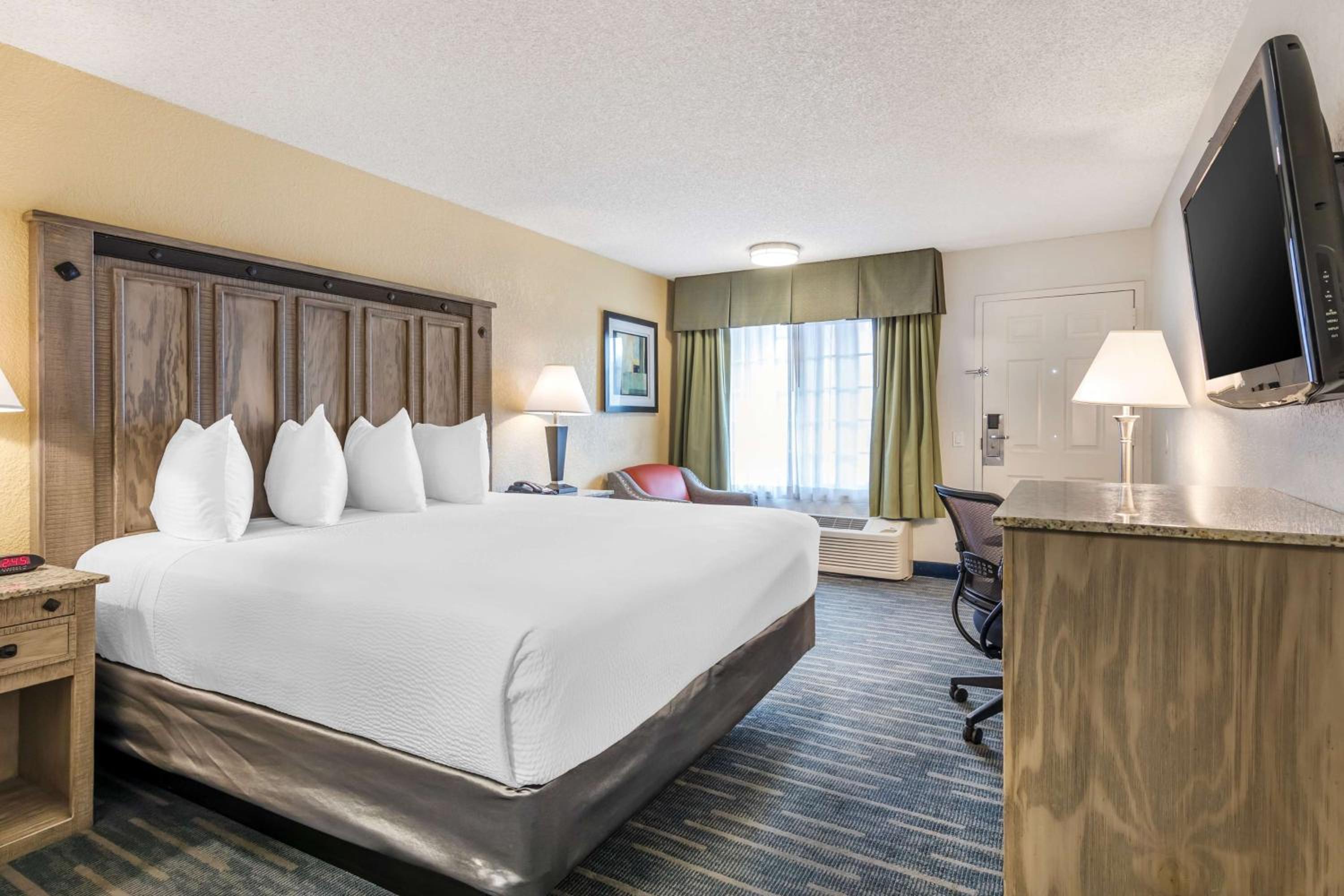 Best Western Americana Inn - Property Image 8